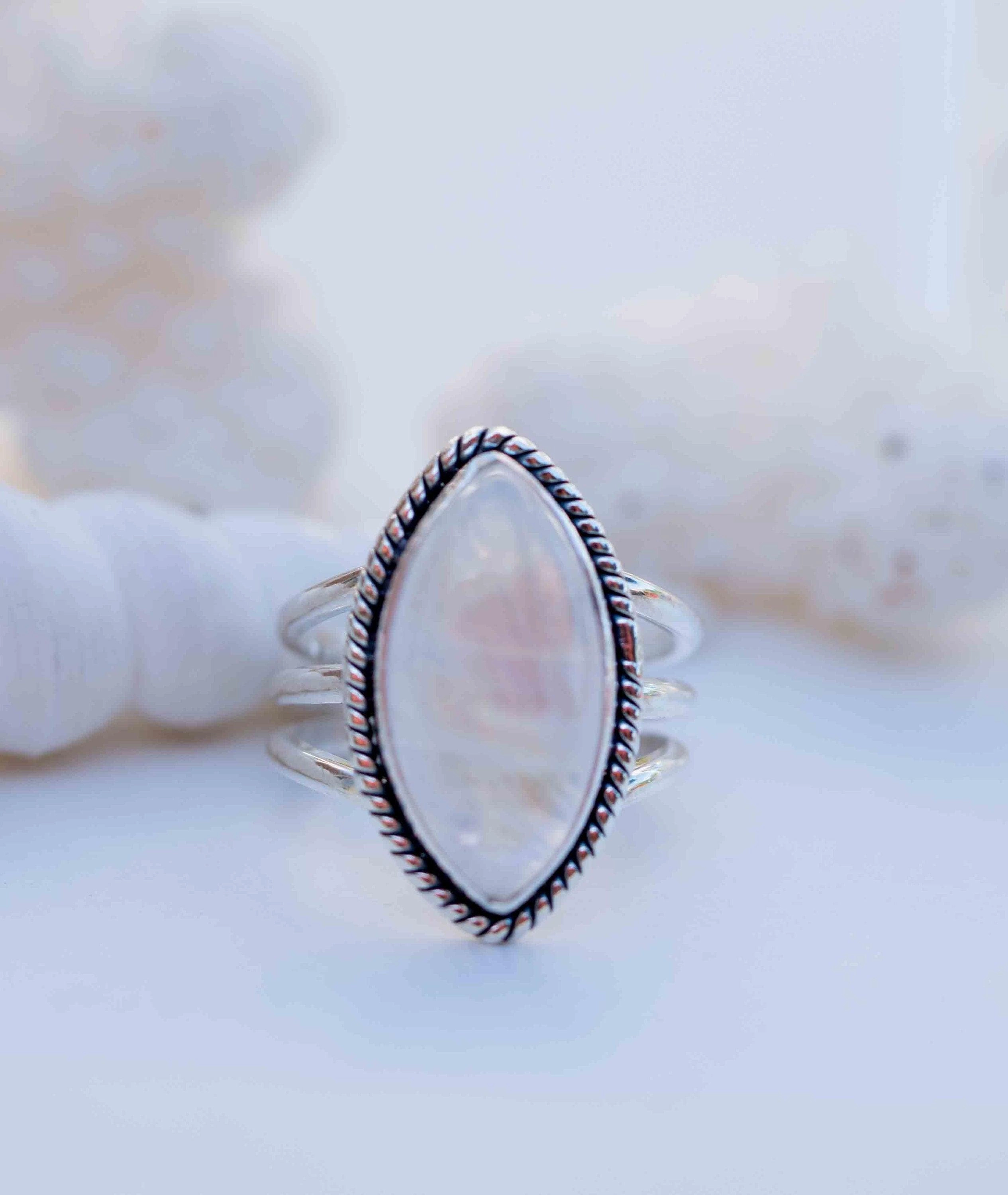 Cathy Ring ~Moonstone ~ Sterling Silver 925 ~ MR288