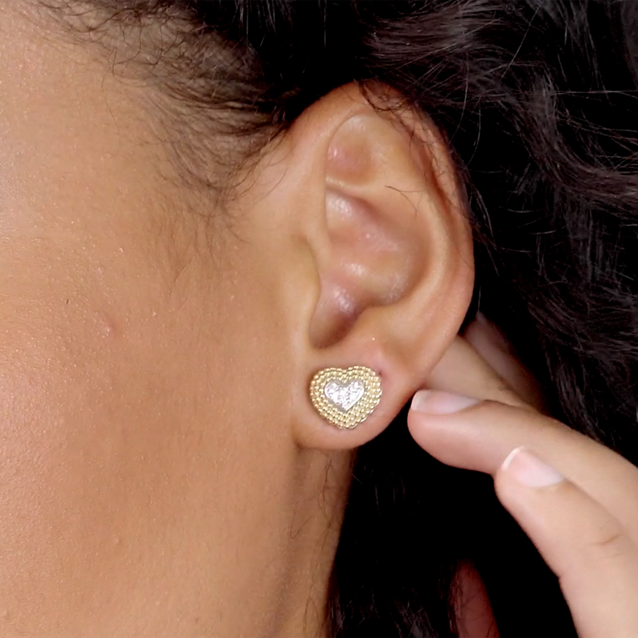 Caviar Lux Diamond Heart Stud Earrings