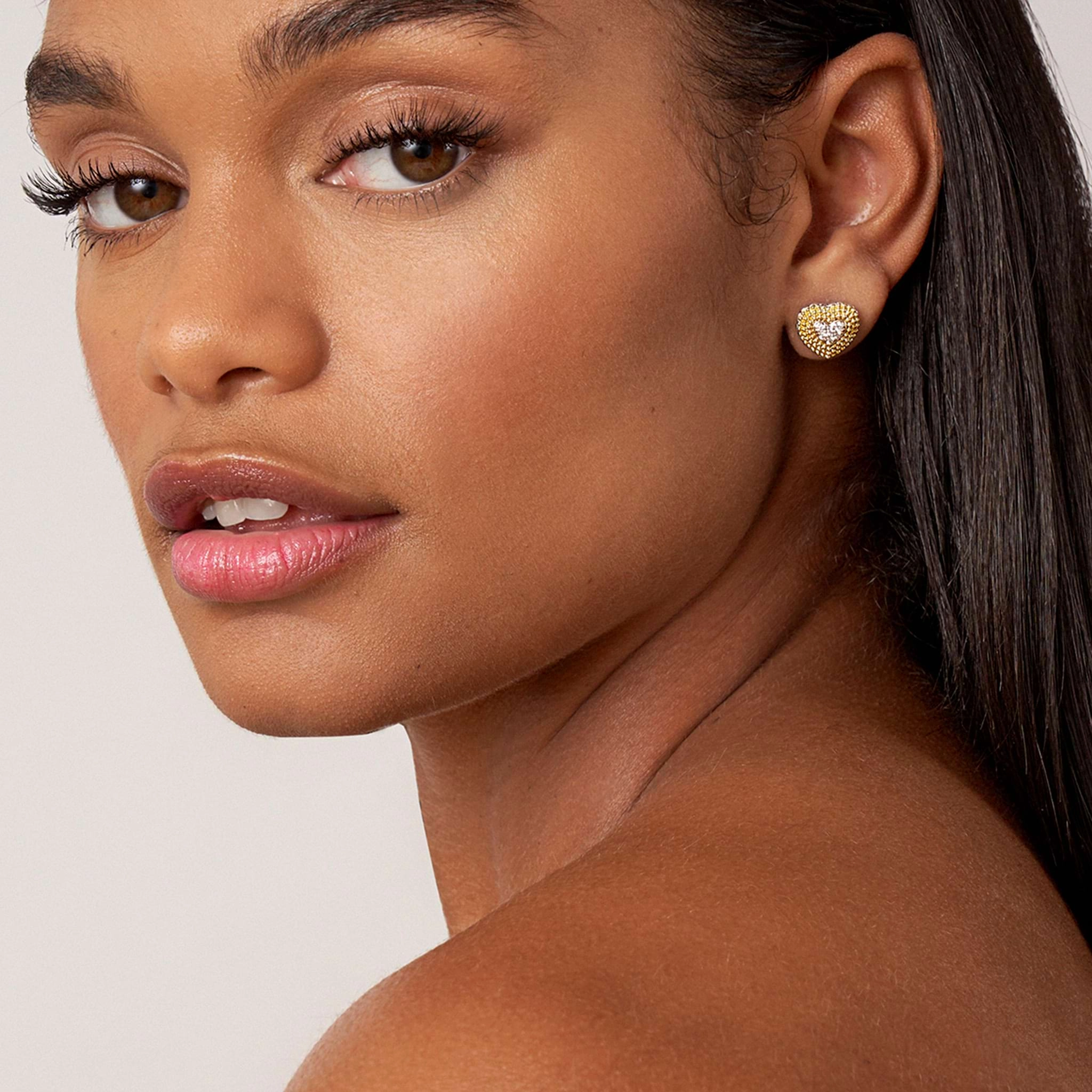 Caviar Lux Diamond Heart Stud Earrings