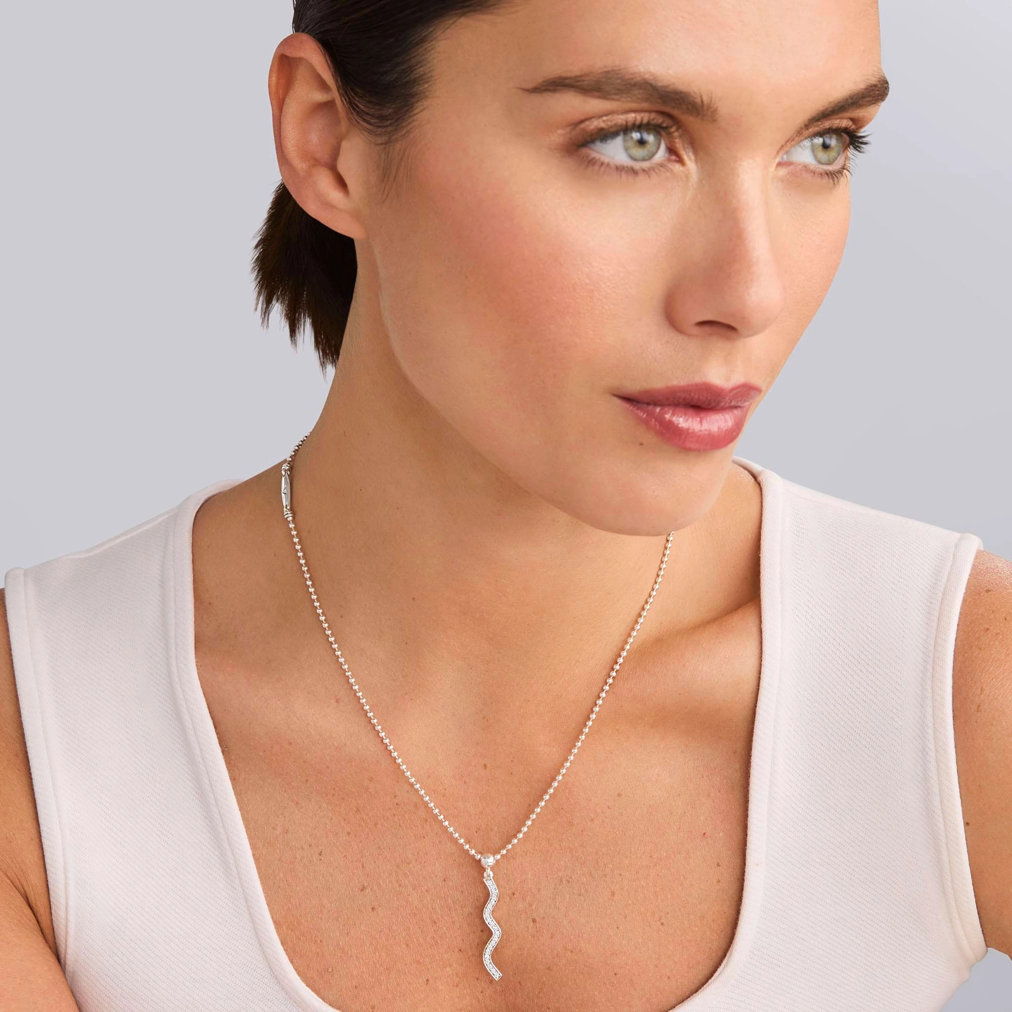 Caviar Spark Wave Diamond Pendant Necklace