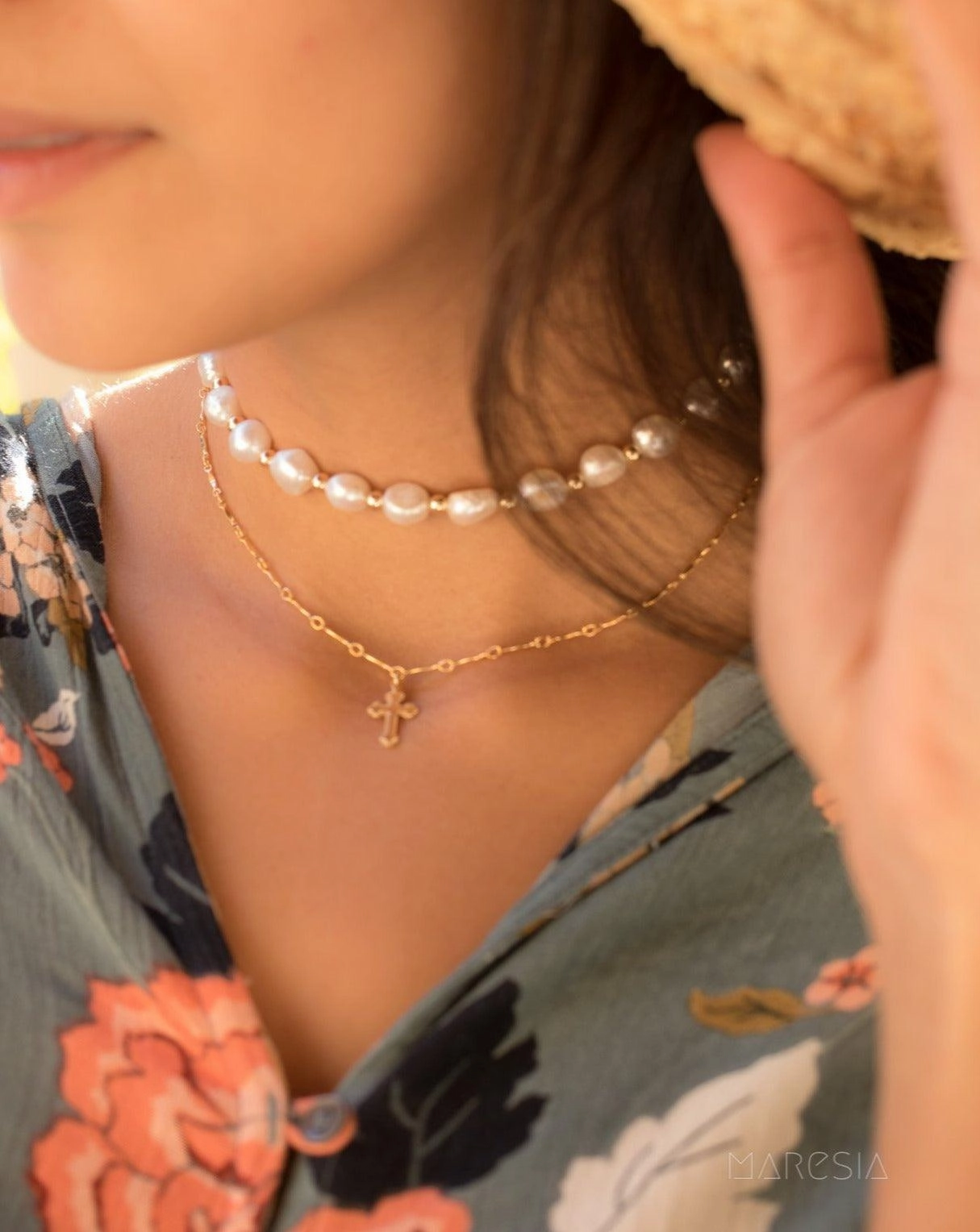 Dainty Cross Necklace ~ Gold Filled~MN045
