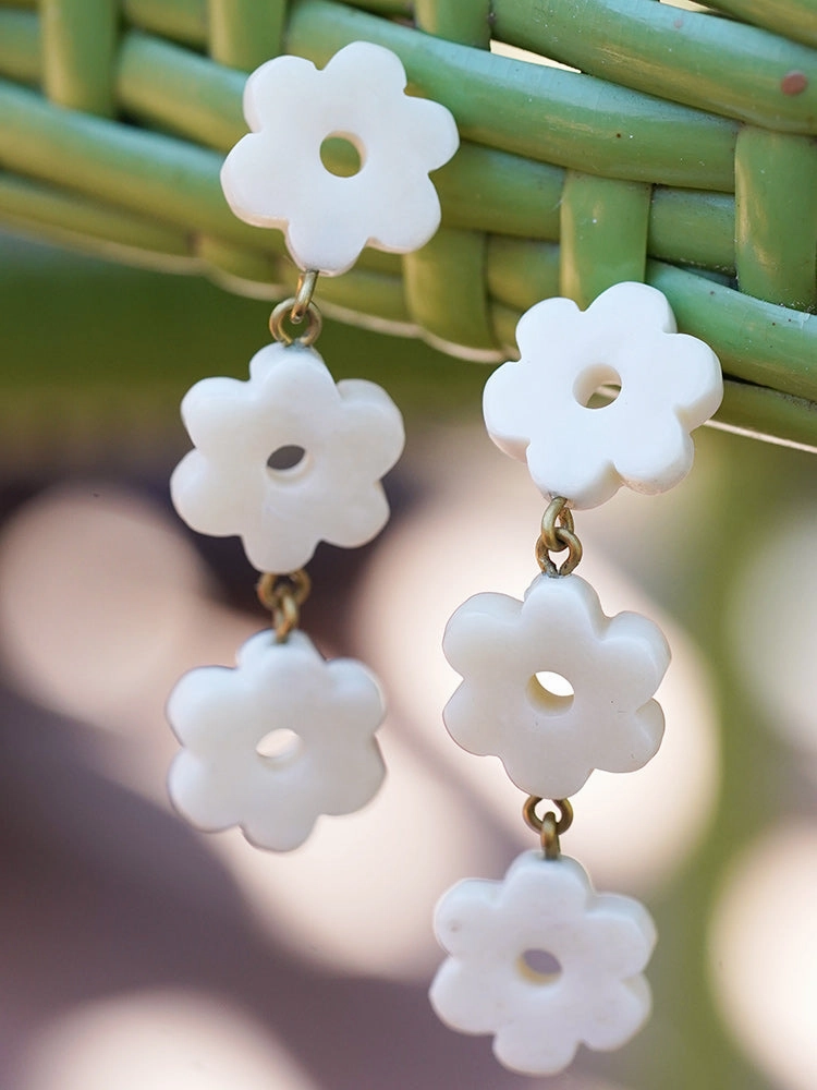 Daisy Drop Earrings - White