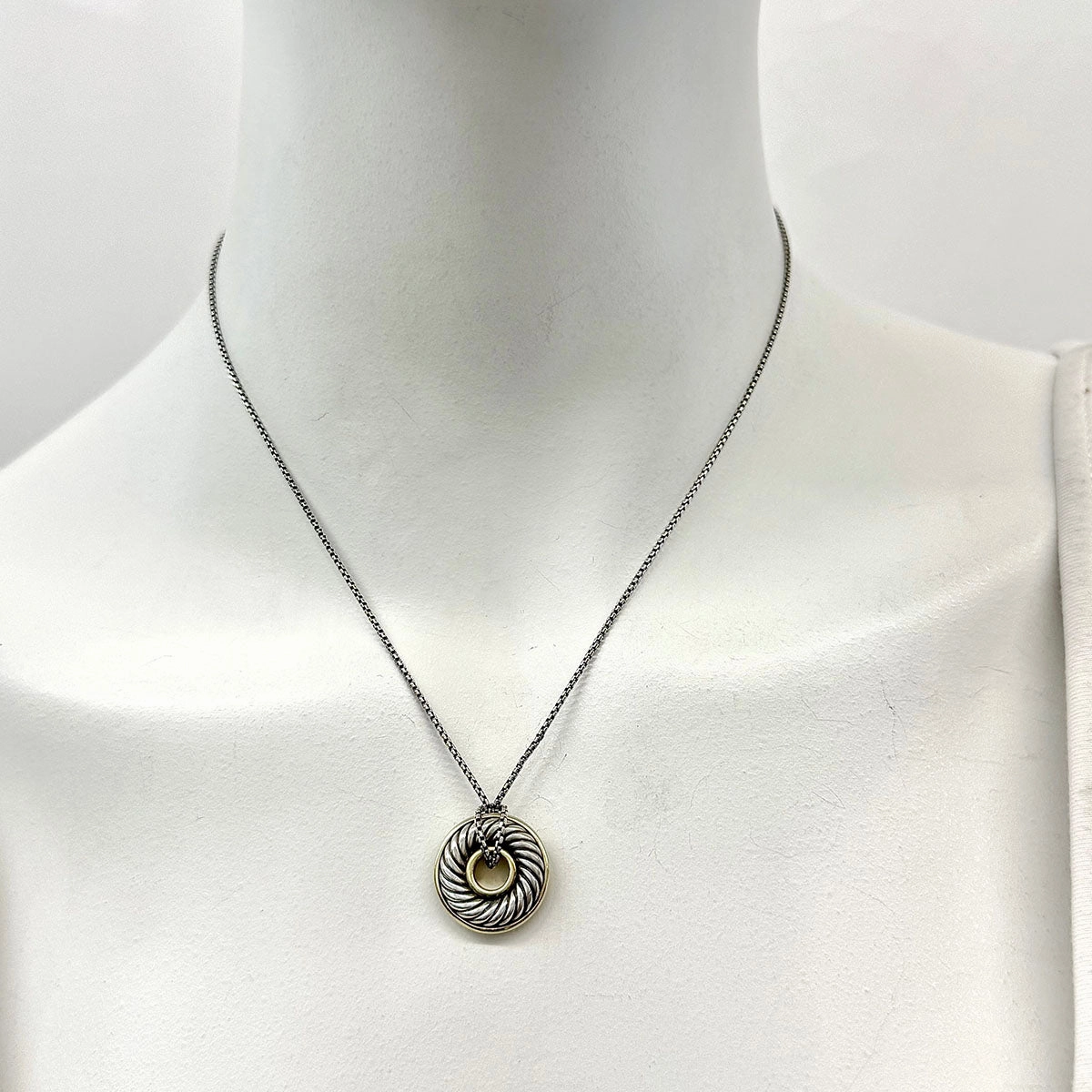 David Yurman Thoroughbred Cable Circle Necklace