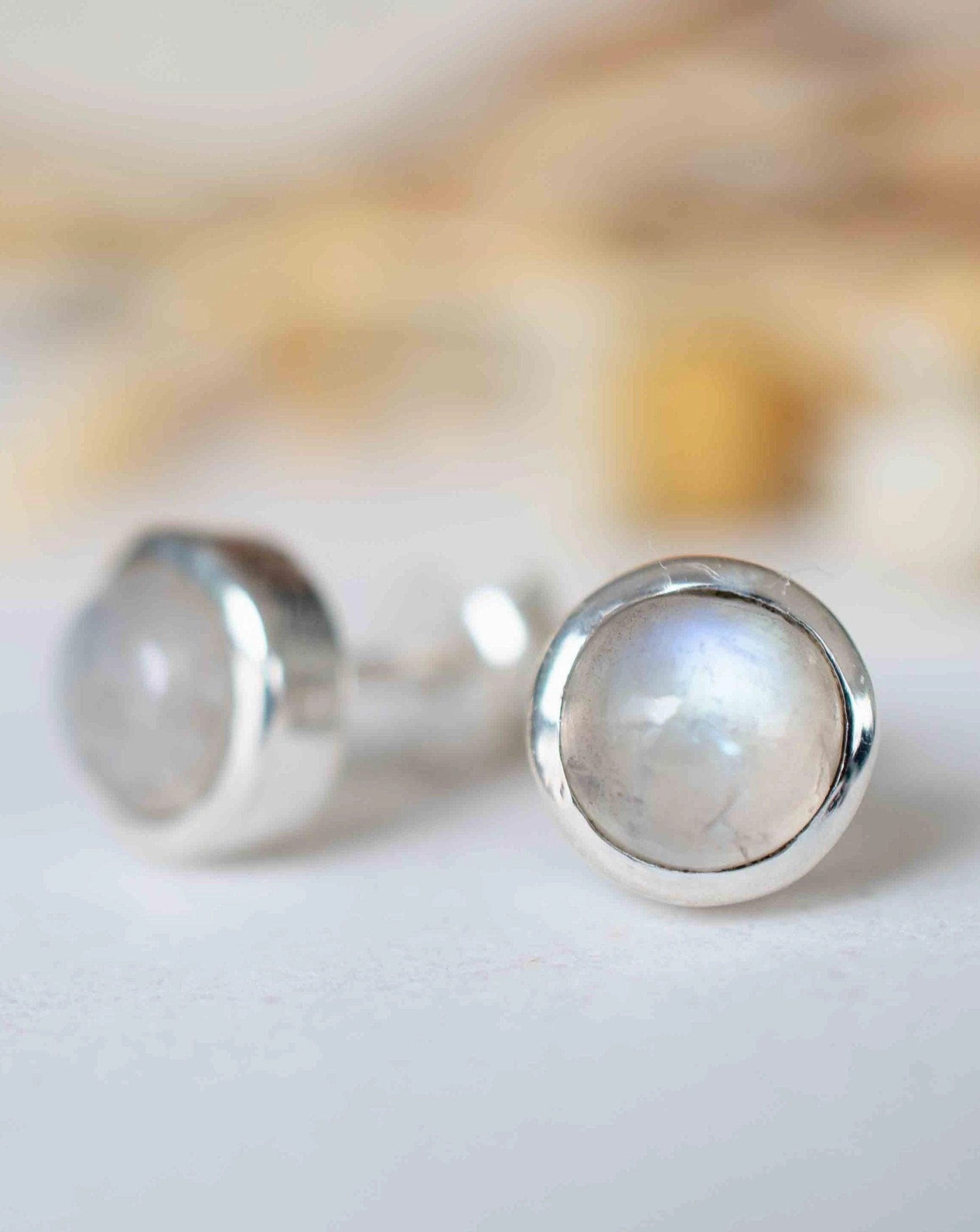 Delicate Earrings ~ Moonstone ~ Sterling Silver 925 ~  ME062