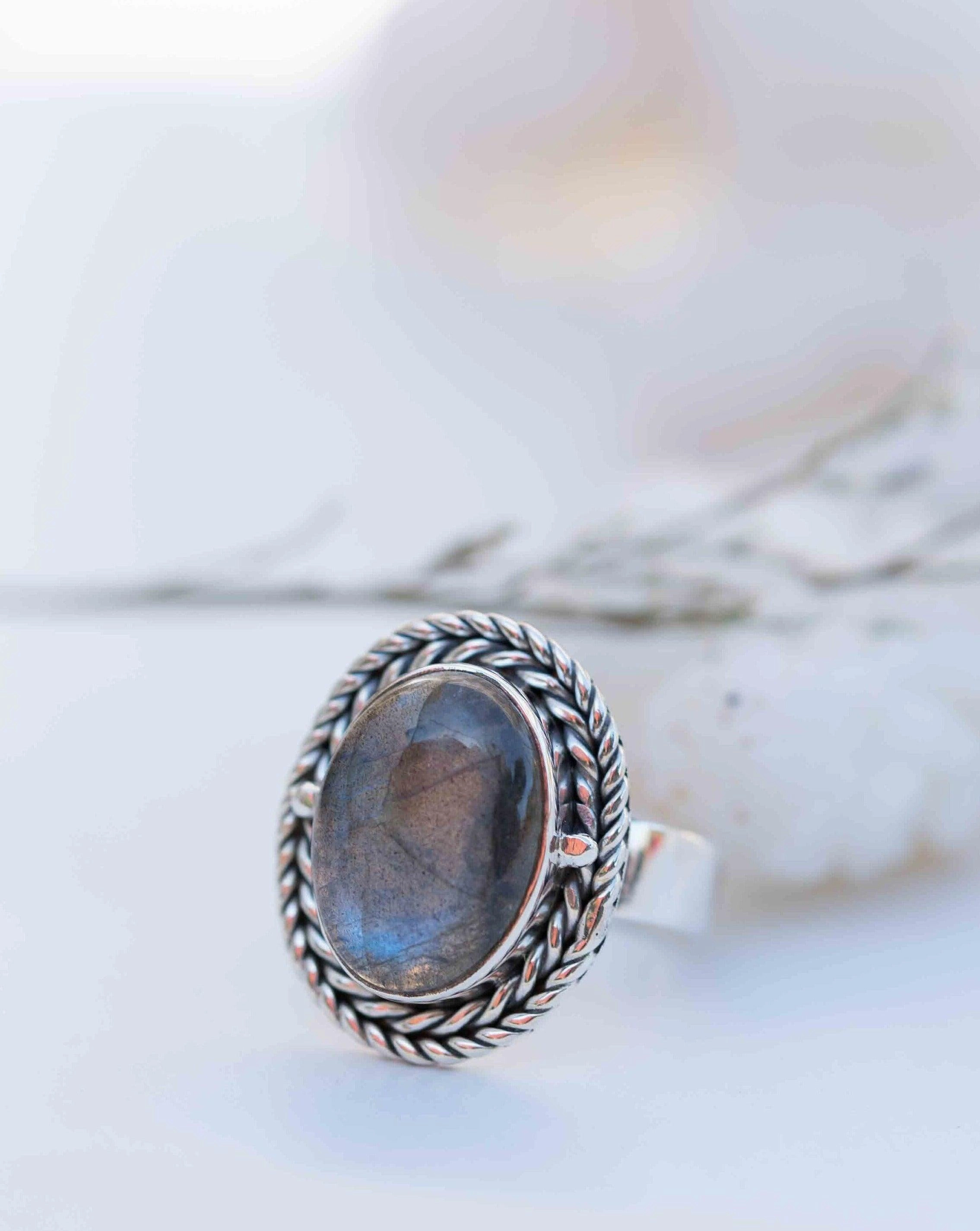 Dothy Ring ~ Rainbow Labradorite ~ Sterling Silver 925 ~ MR286
