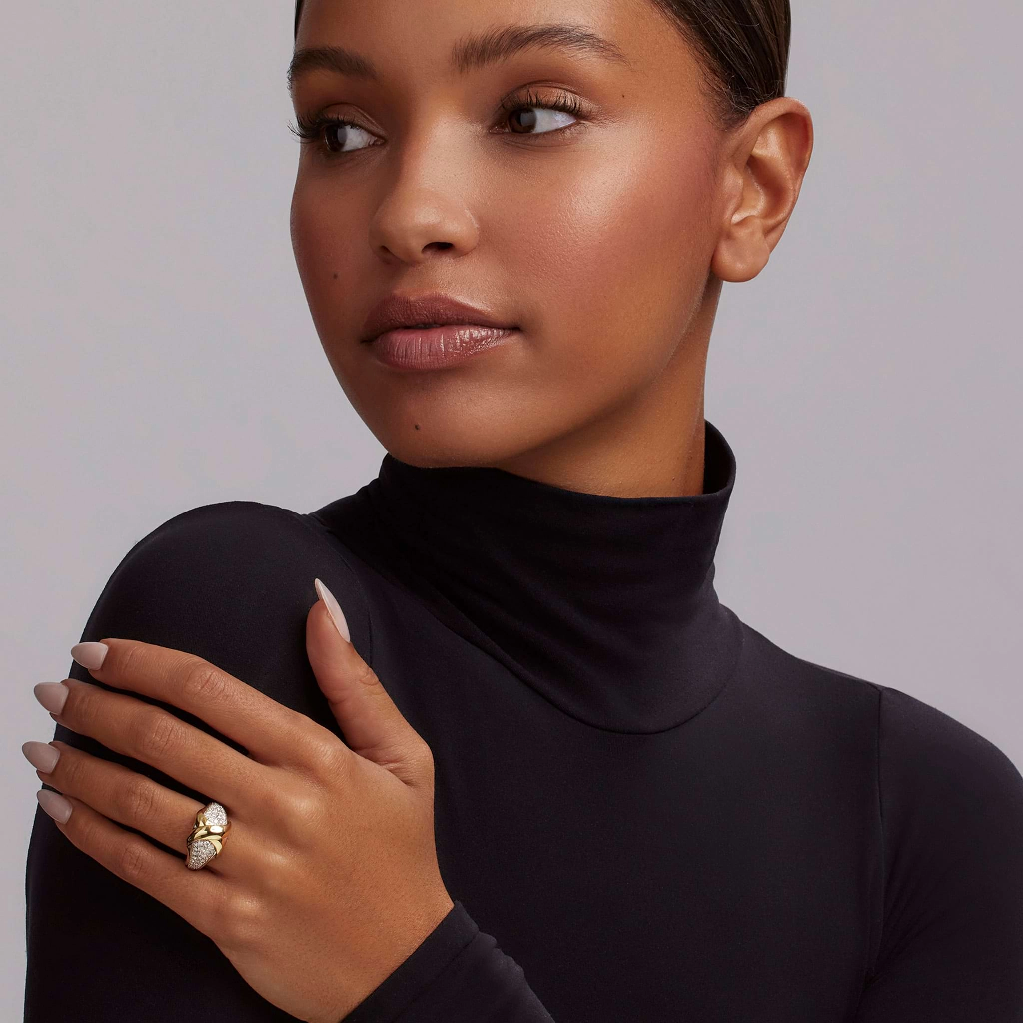 Embrace 18K Gold X Diamond Ring