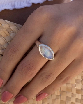 Fada Ring ~ Moonstone ~ Sterling Silver 925 ~ MR266