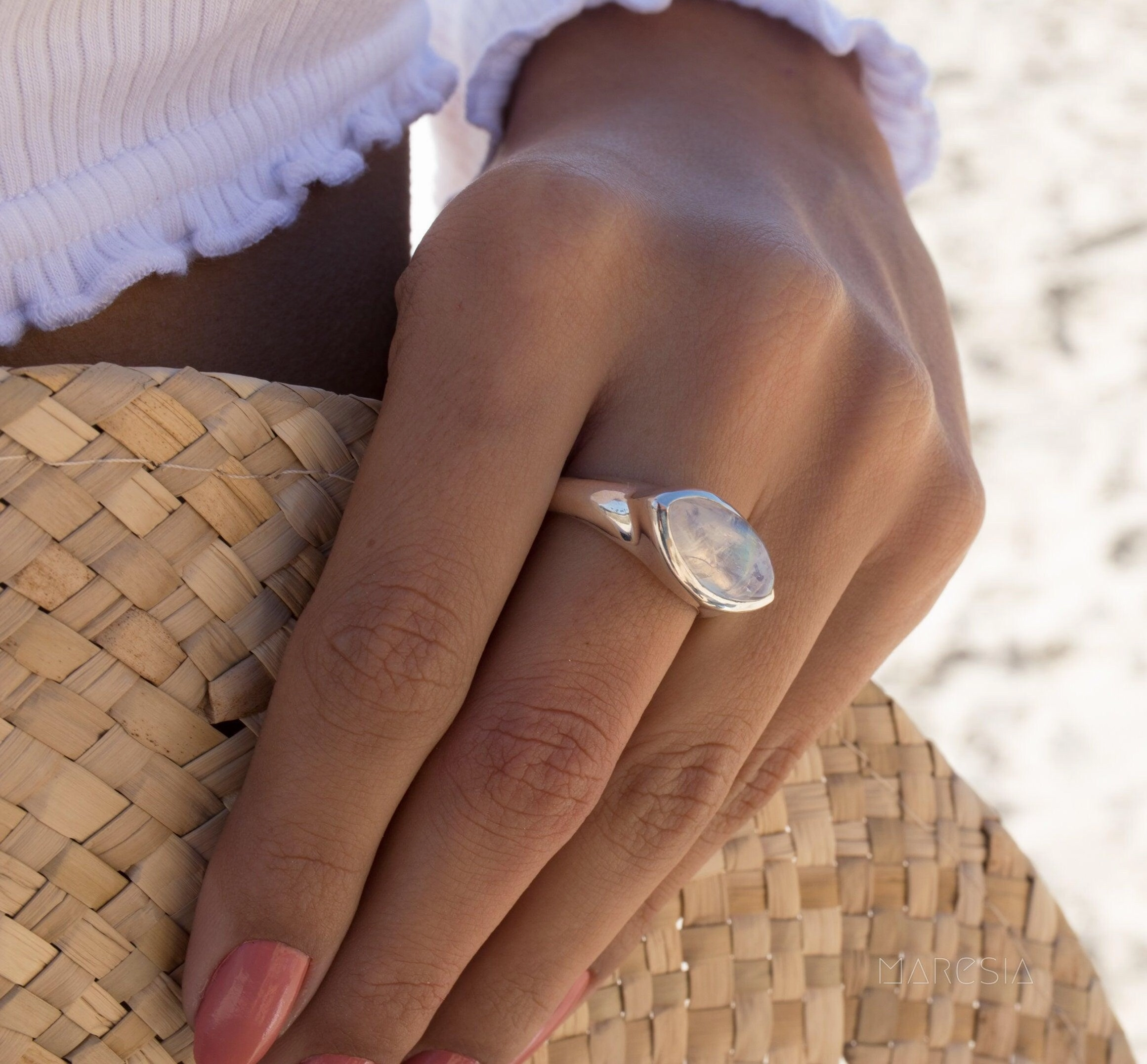 Fada Ring ~ Moonstone ~ Sterling Silver 925 ~ MR266