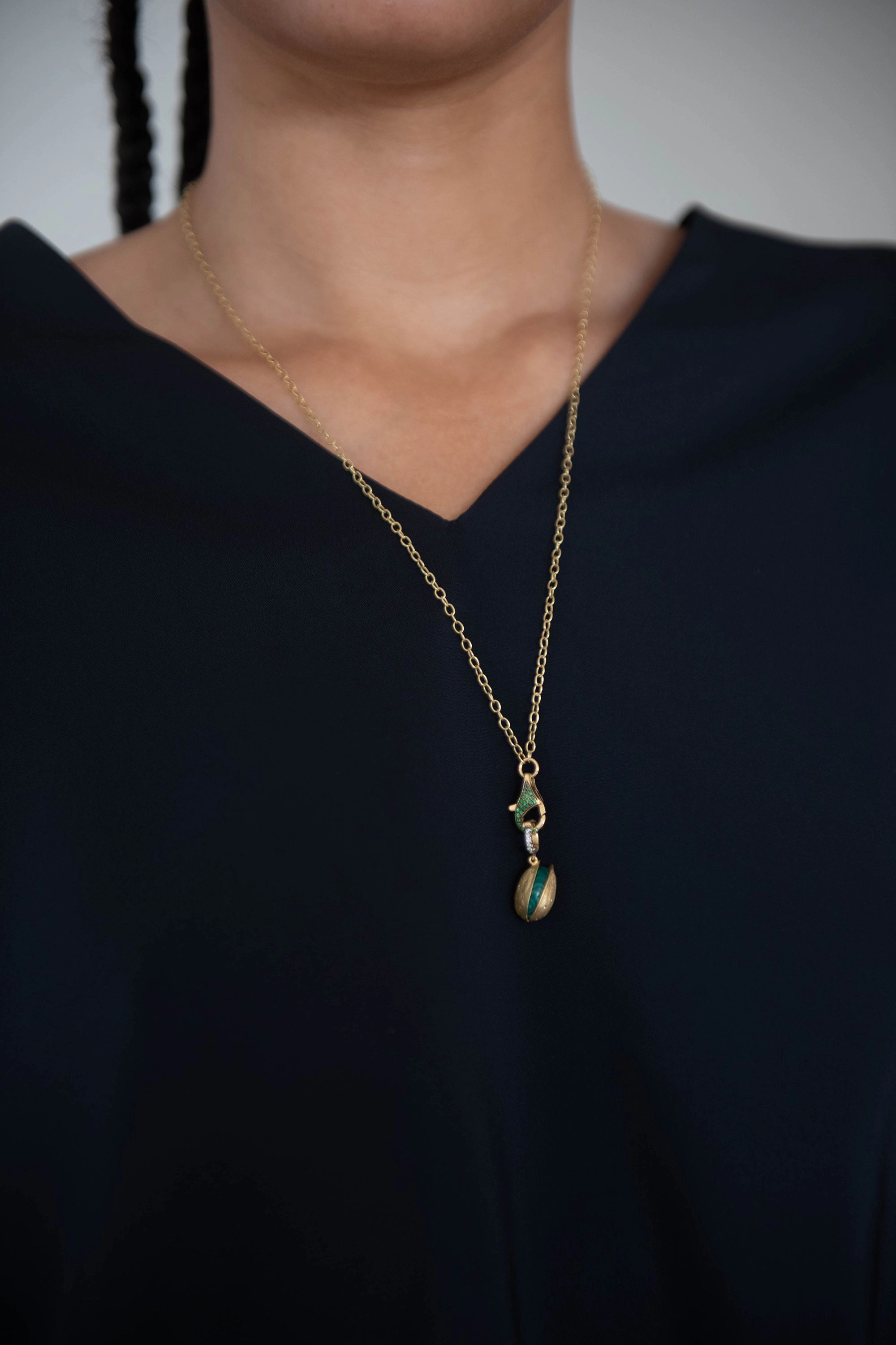 Festok - Pistache Pendant, Yellow Gold