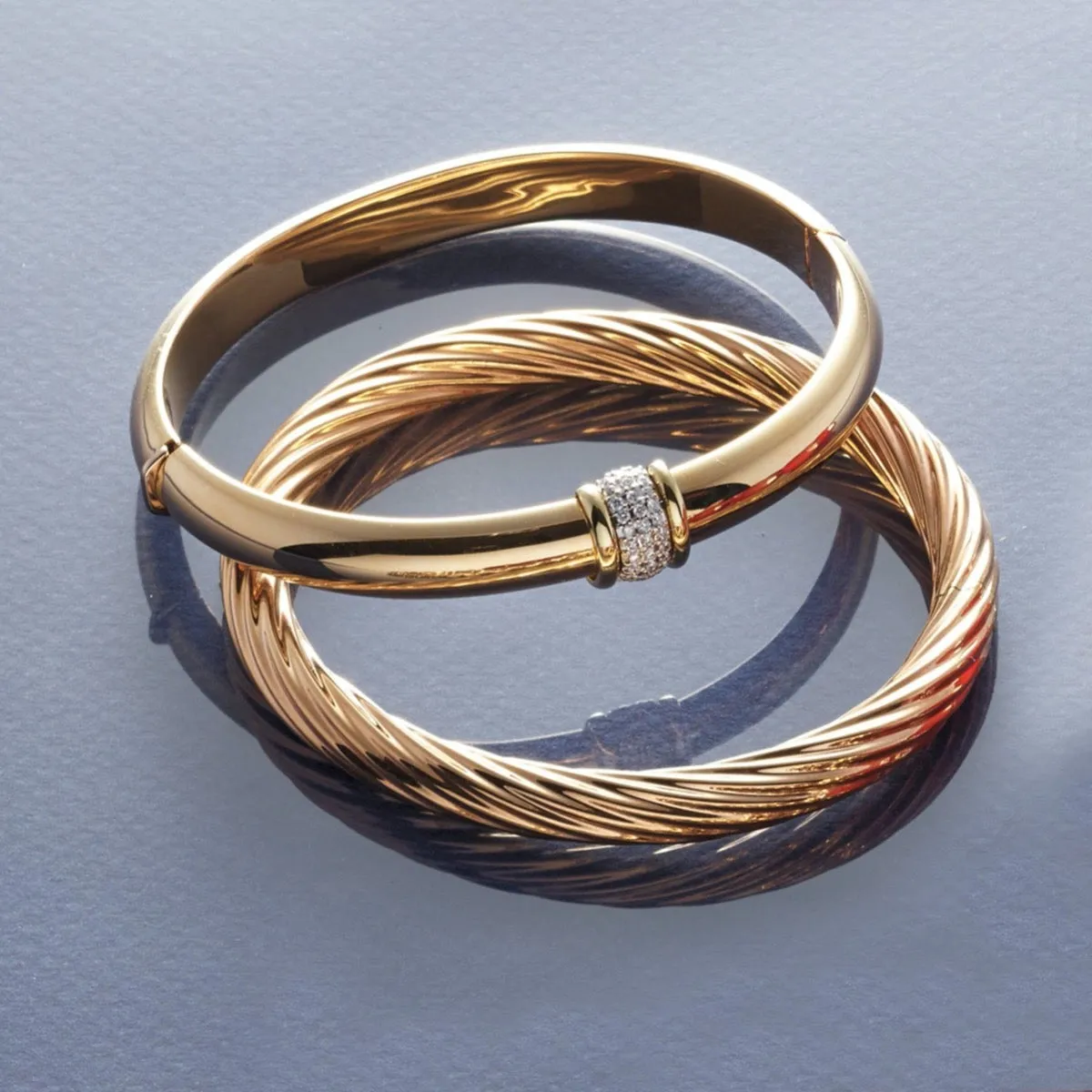 Gold & Pav Diamond Center Hinged Bangle