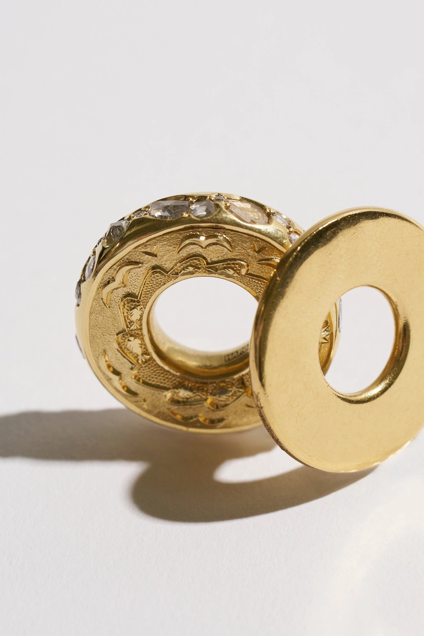 Hag Stone - Plump XL, Yellow Gold