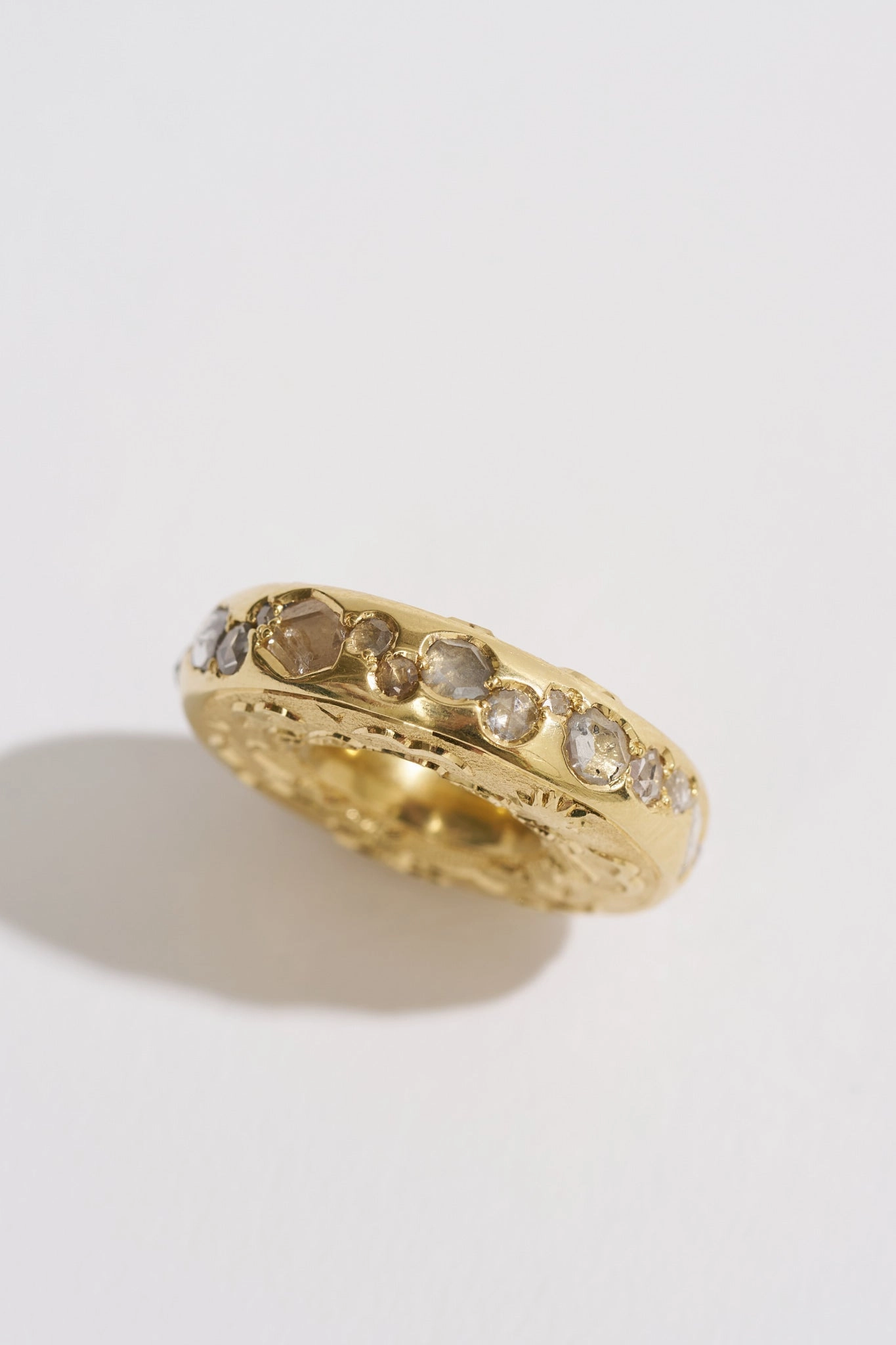 Hag Stone - Plump XL, Yellow Gold