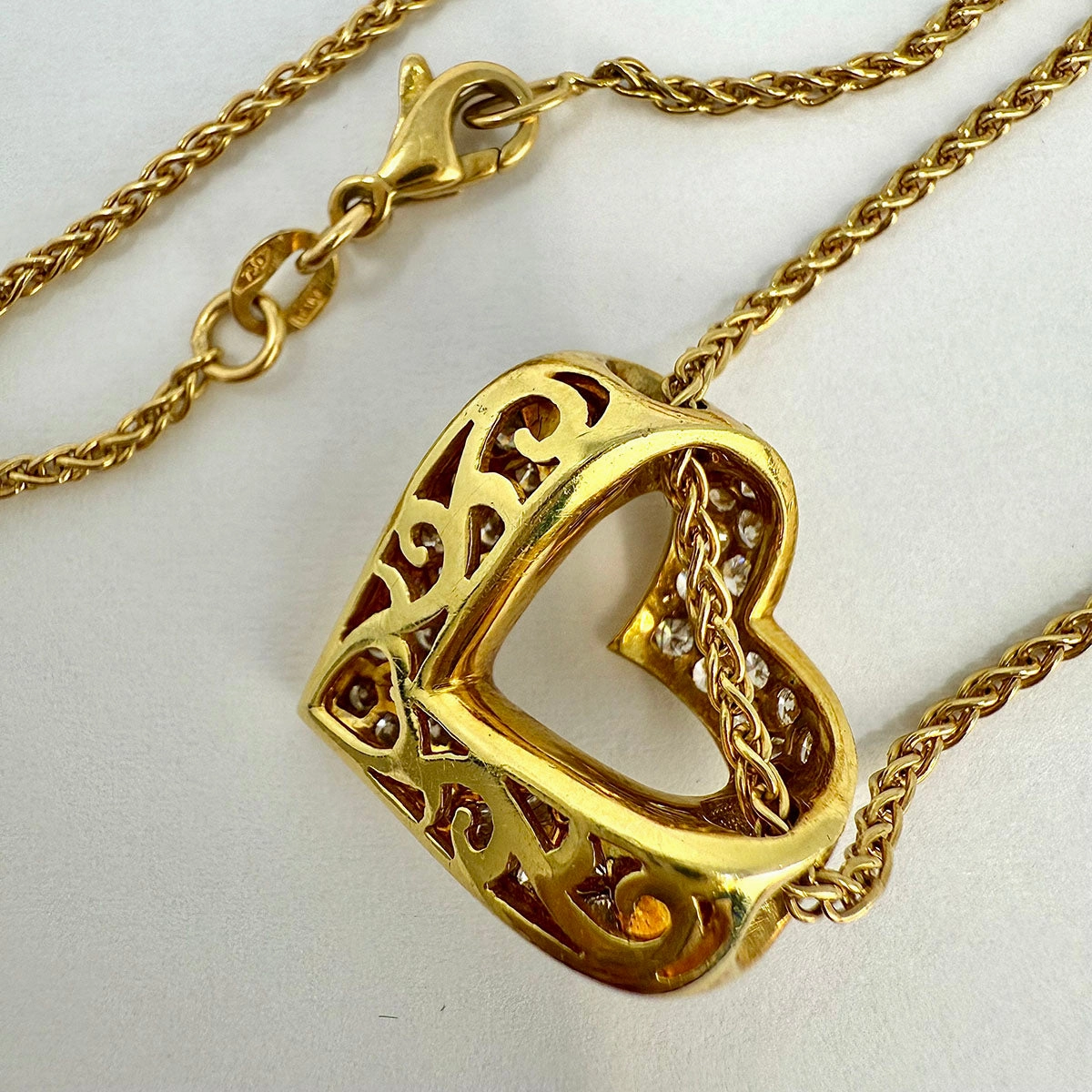Harco 18K Gold Heart Pendant Diamond Necklace