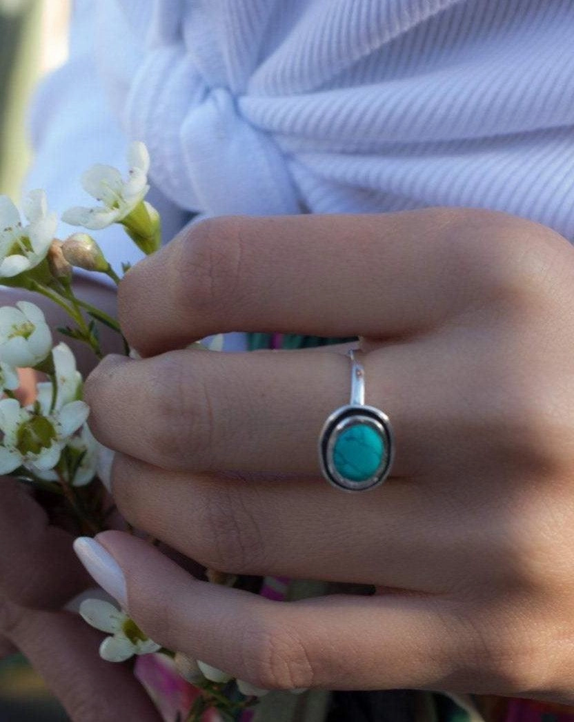 Howlite dyed Turquoise  Ring ~ Sterling Silver 925 ~ MR180