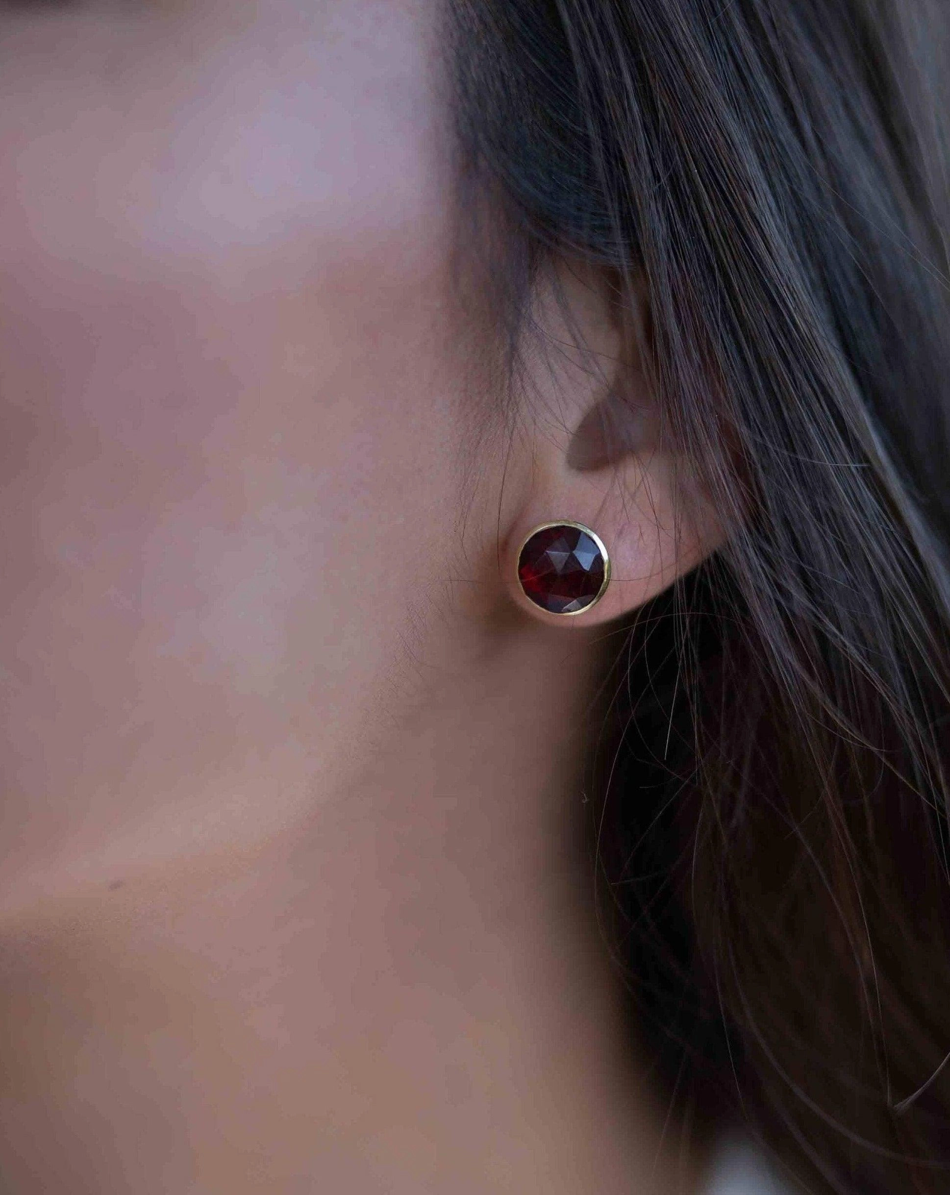 Jamy Earrings ~ Garnet hydro ~ 18k Gold Plated ~ ME181