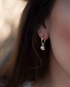 Judy Pearl Earrings ~ 18k Gold Plated ~ ME204
