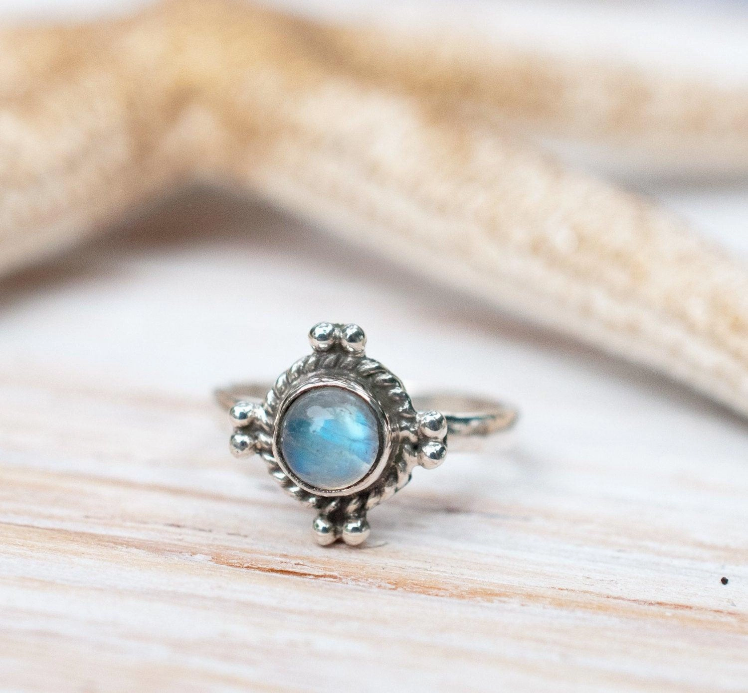 Kauai Ring ~ Moonstone  Sterling Silver 925  ~ MR011