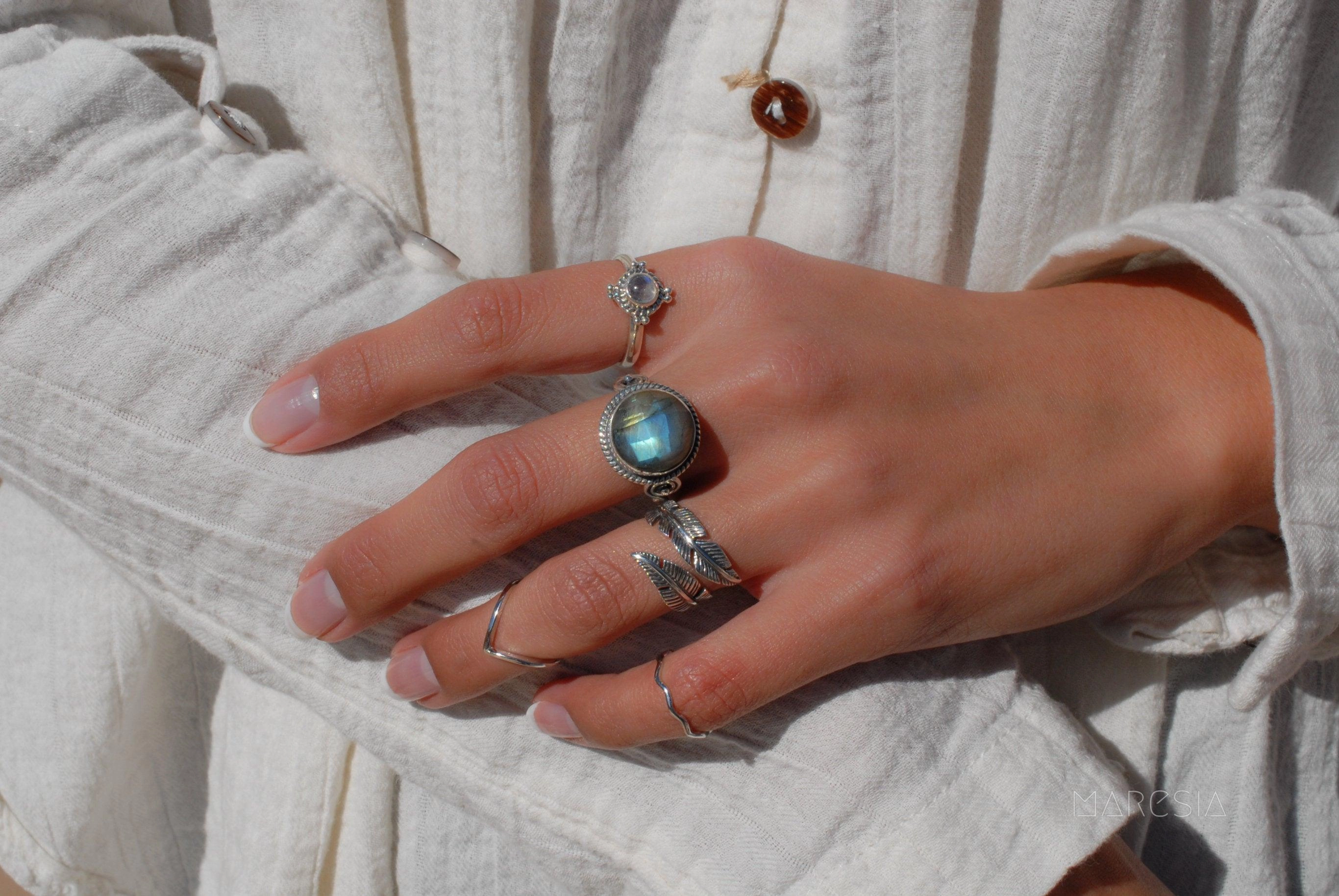 Kauai Ring ~ Moonstone  Sterling Silver 925  ~ MR011
