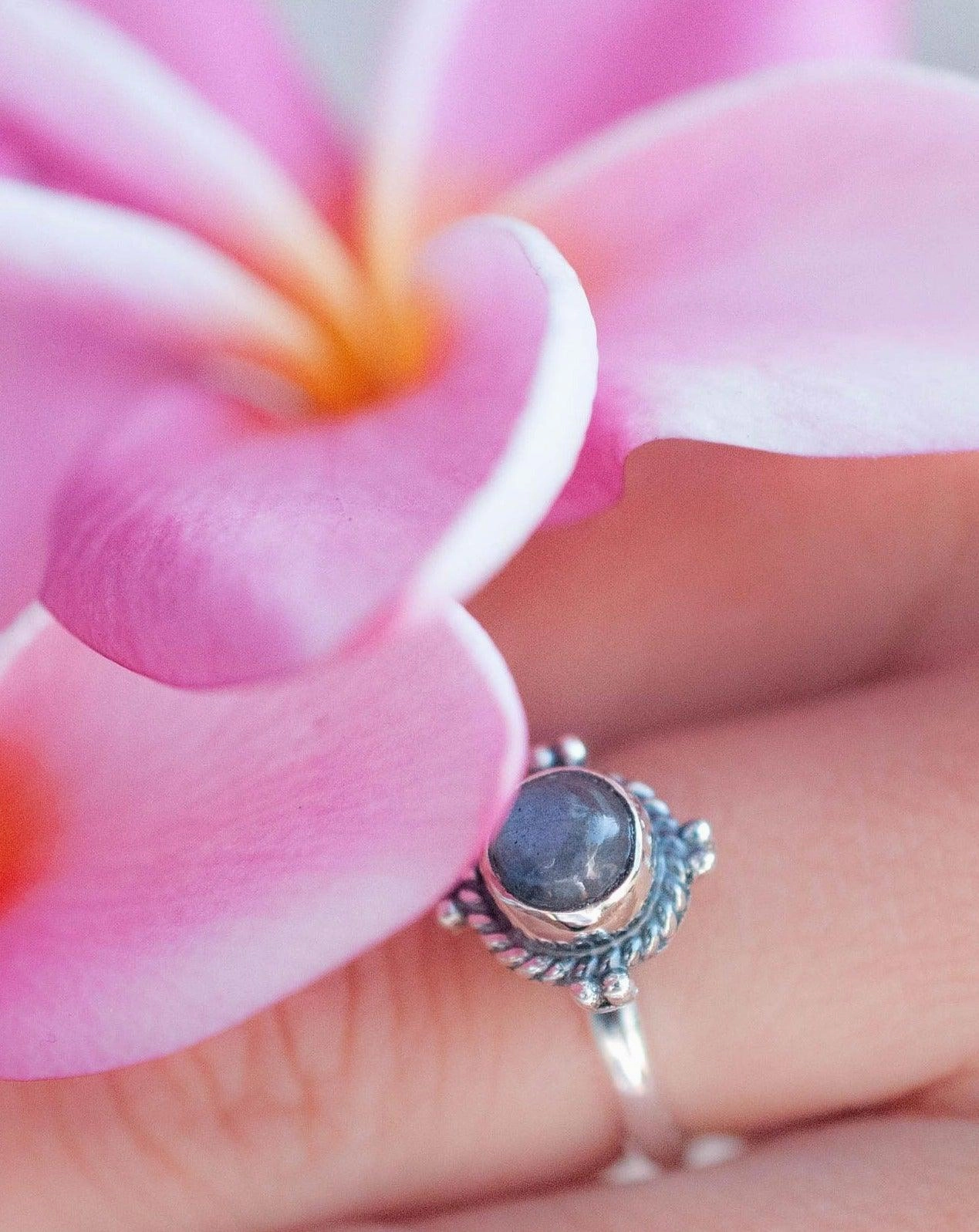 Kauai Ring ~ Moonstone  Sterling Silver 925  ~ MR011