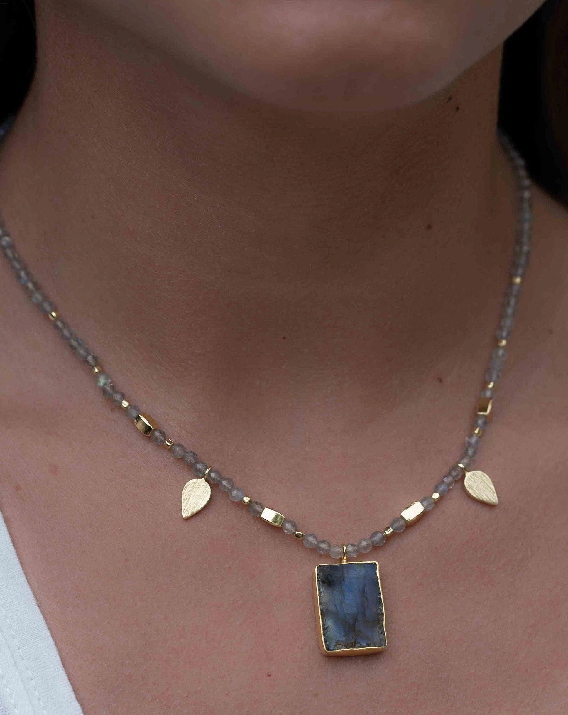 Labradorite, Moonstone or Rose Quartz Bead ~ Necklace ~ Gold plated 18k ~ MN120