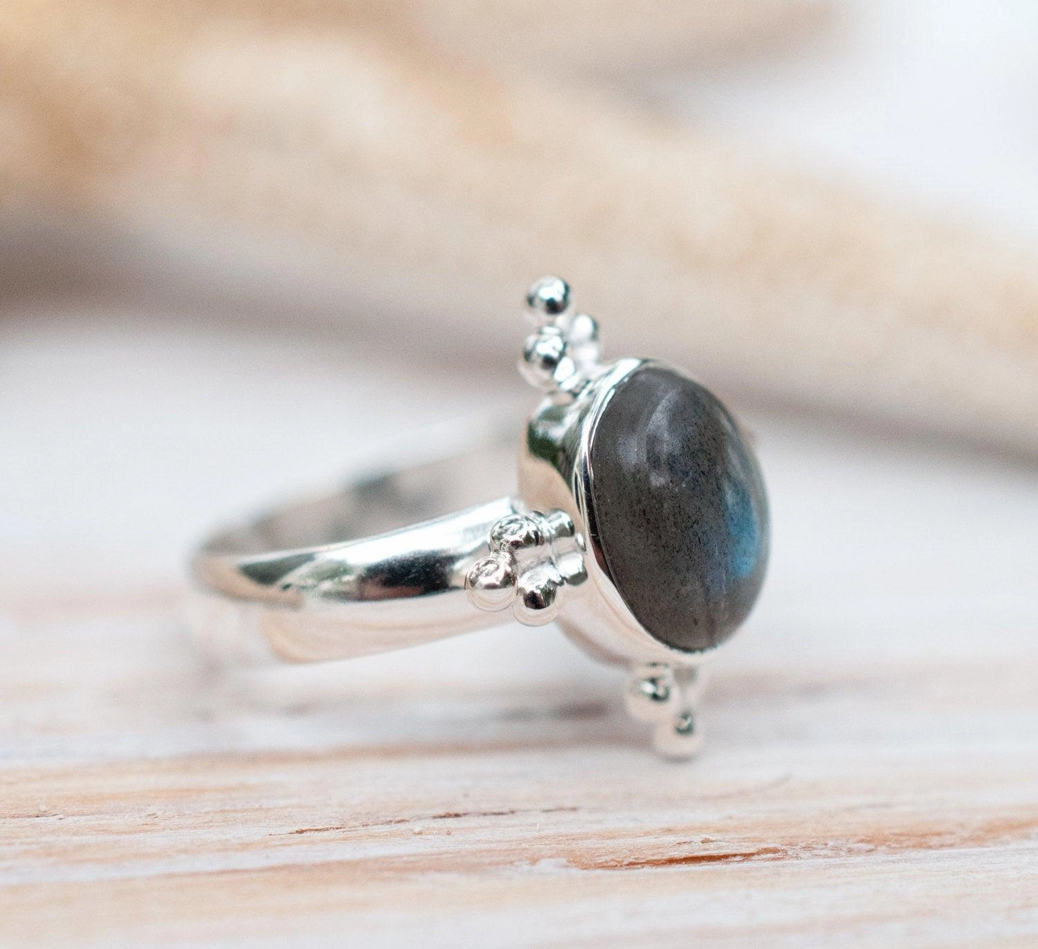 Labradorite Ring ~ Sterling Silver 925 ~ MR017