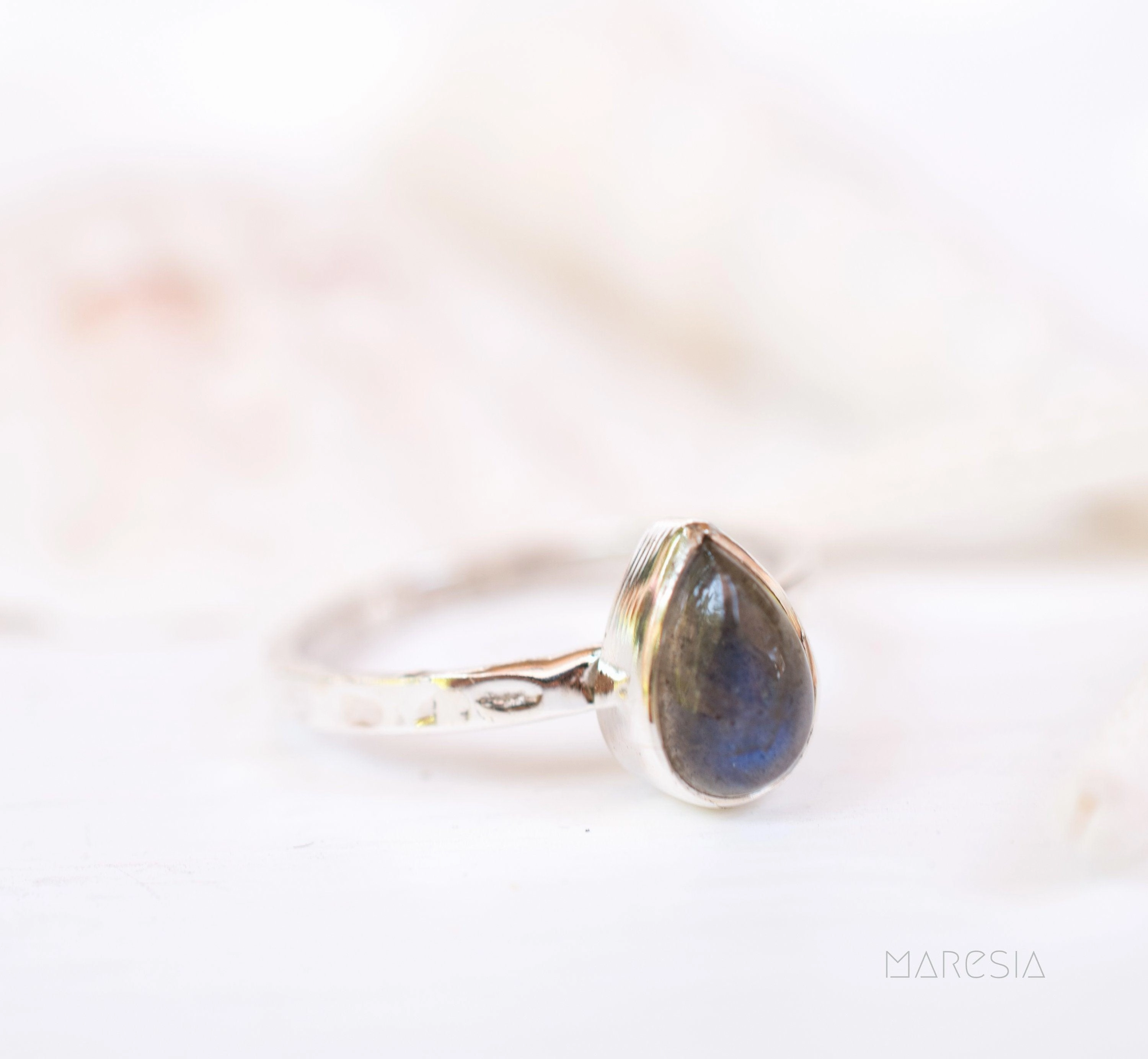 Labradorite Ring ~ Sterling Silver 925 ~ MR205