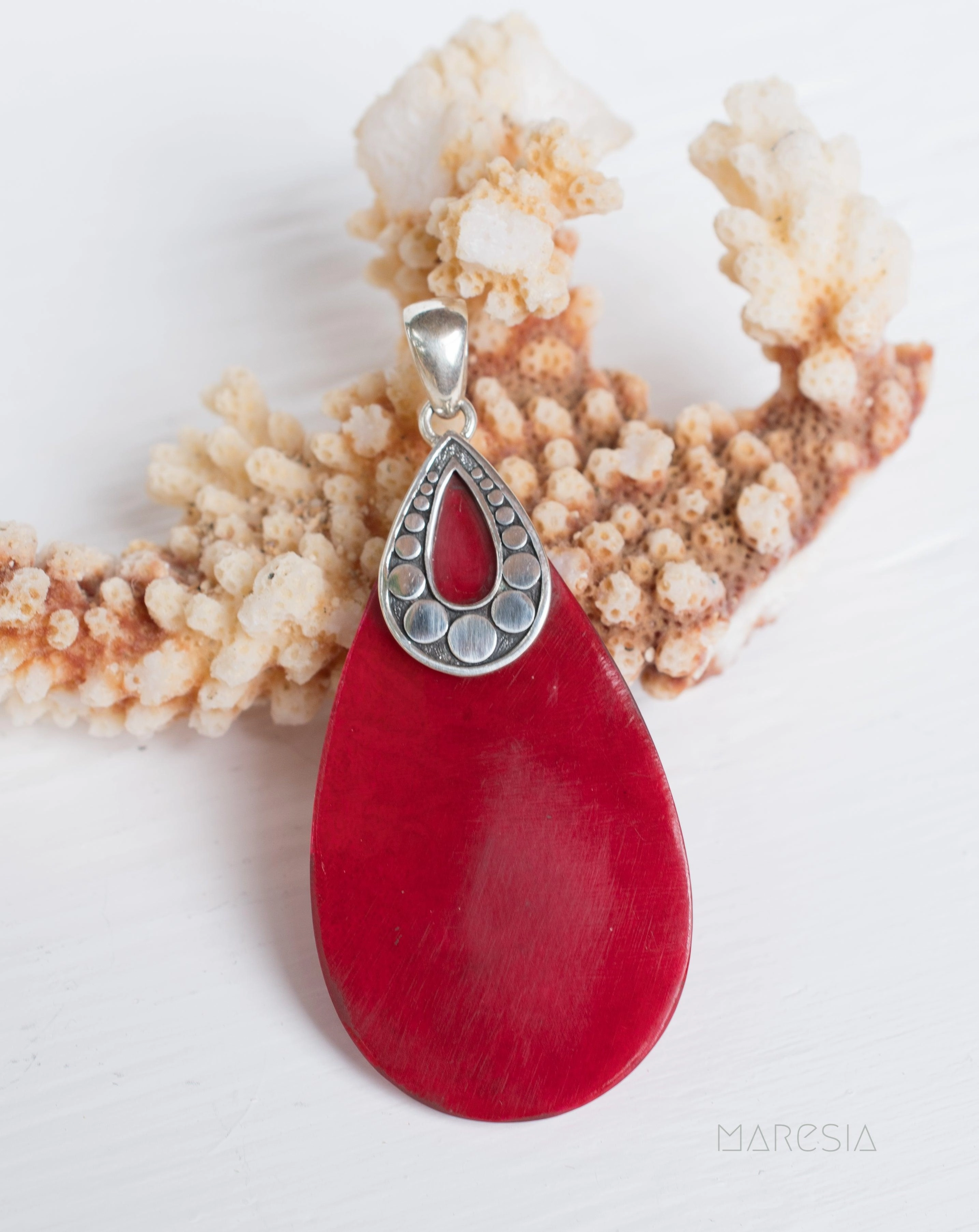 Lara Pendant ~ Mother of Pearl  or Coral ~ Sterling Silver 925 ~ SMP004
