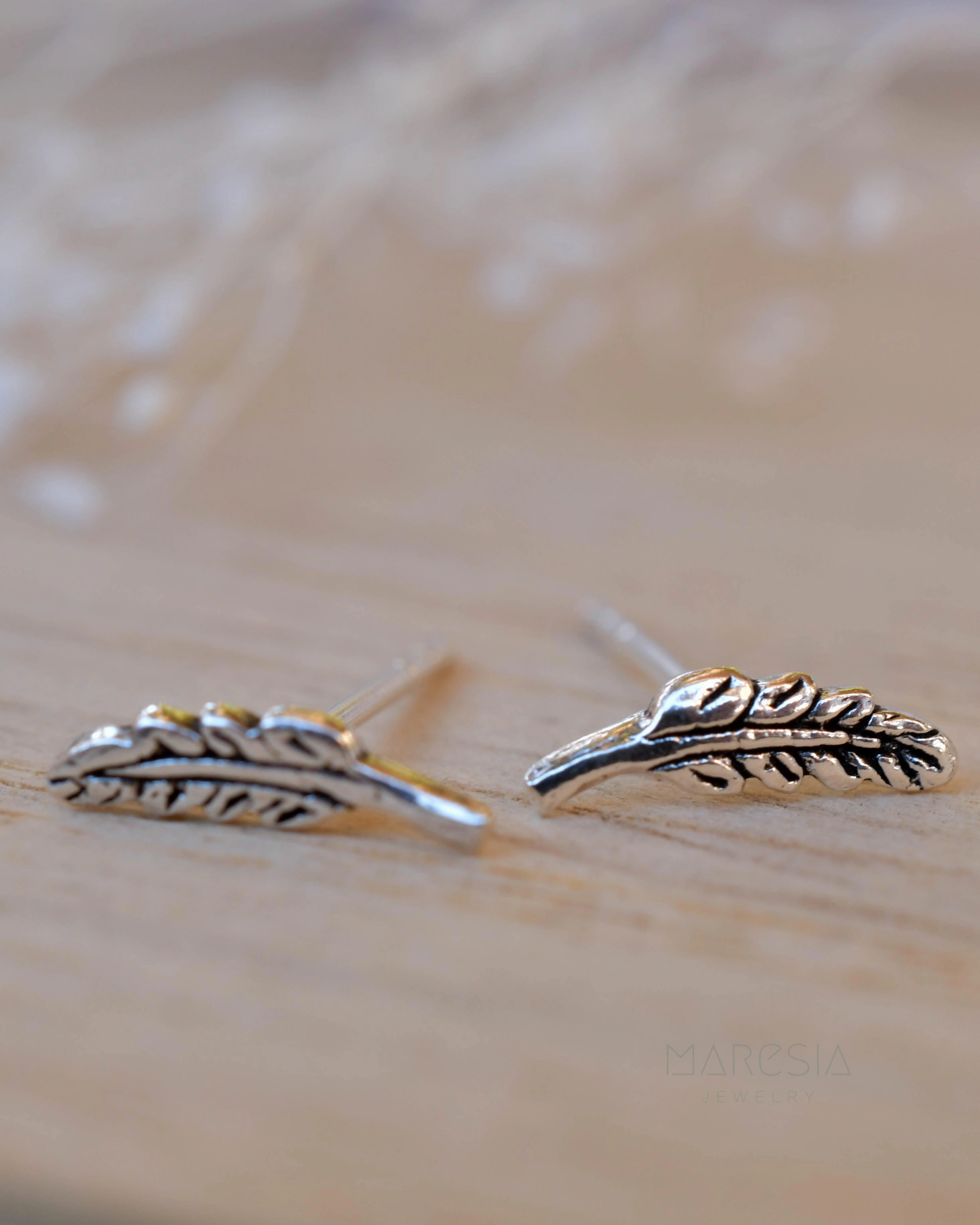 Leaf Stud Earrings ~ Sterling silver 925 ~ SME076