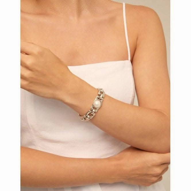 Linda White Metal Pearl Shell Bracelet Unode50 Jewelry And Accessories