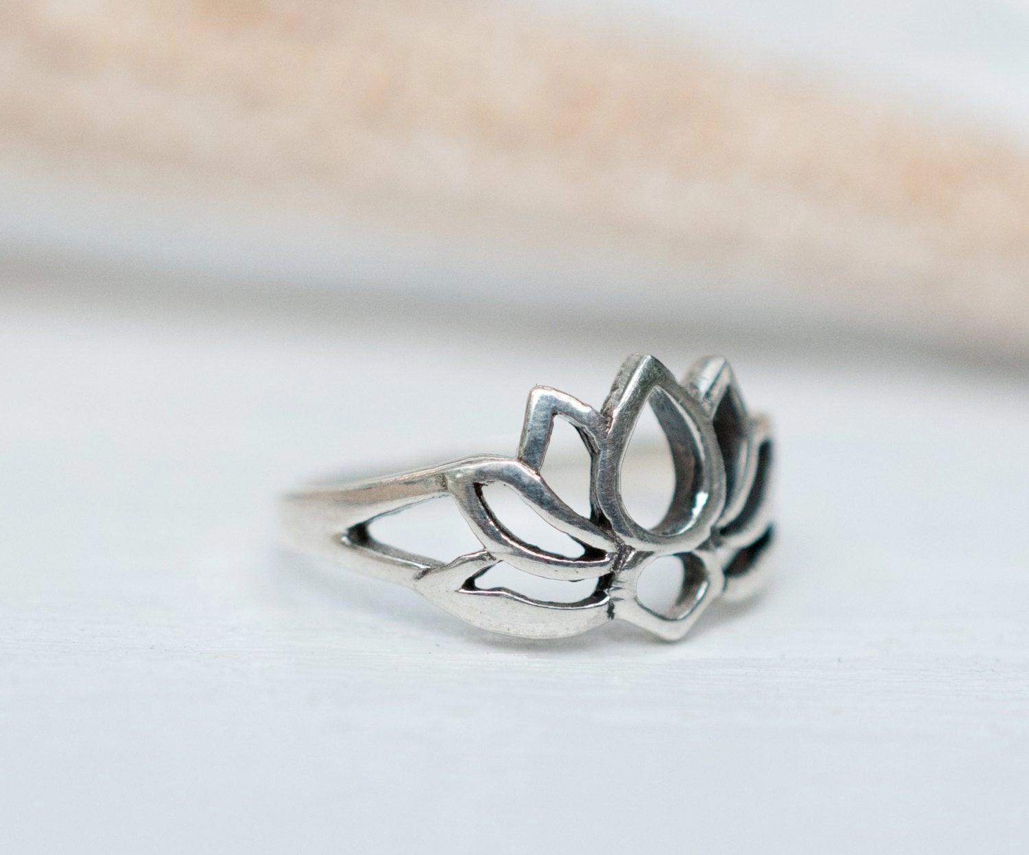 Lotus midi ring  ~ Sterling Silver 925 ~ MR171