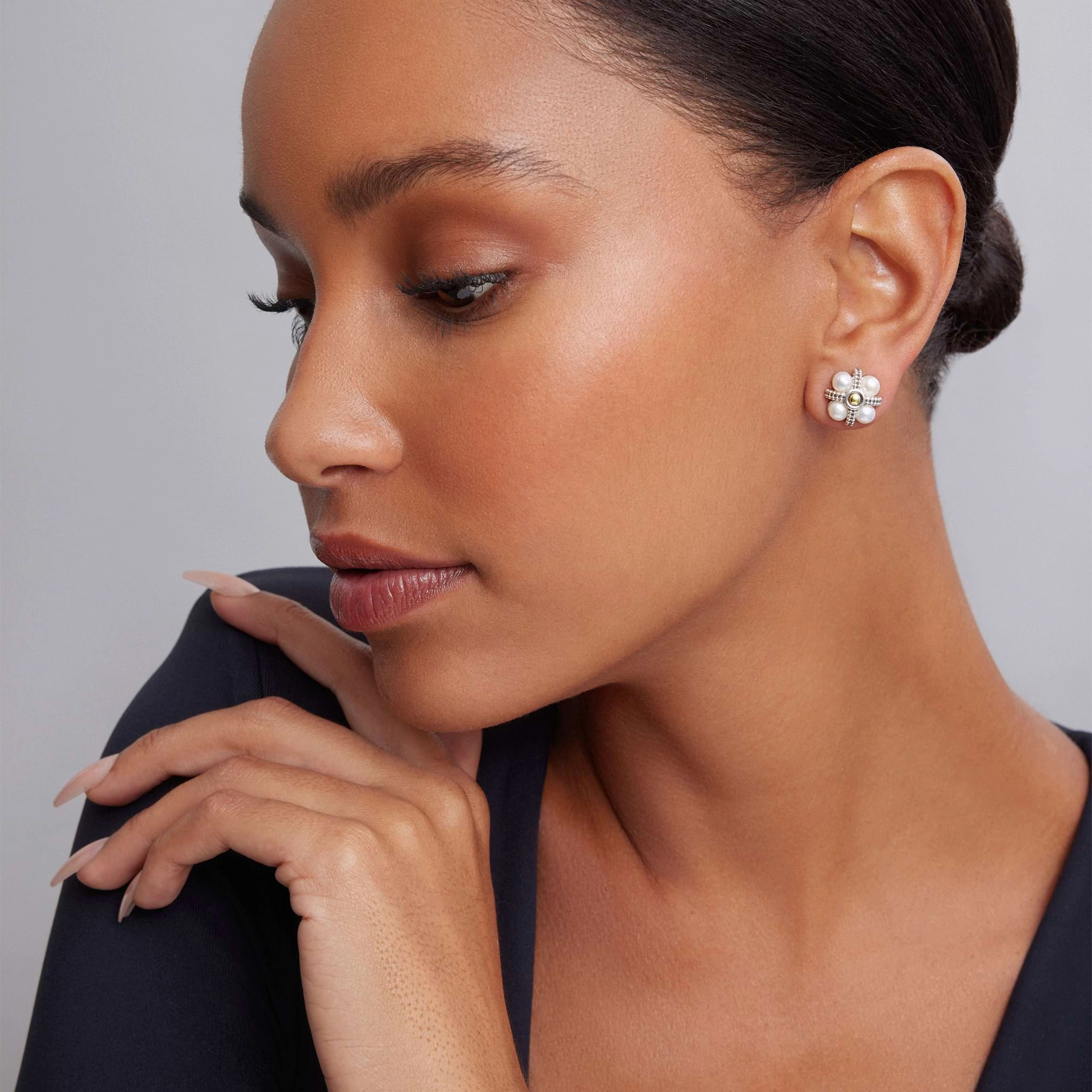 Luna Caviar Pearl Stud Earrings