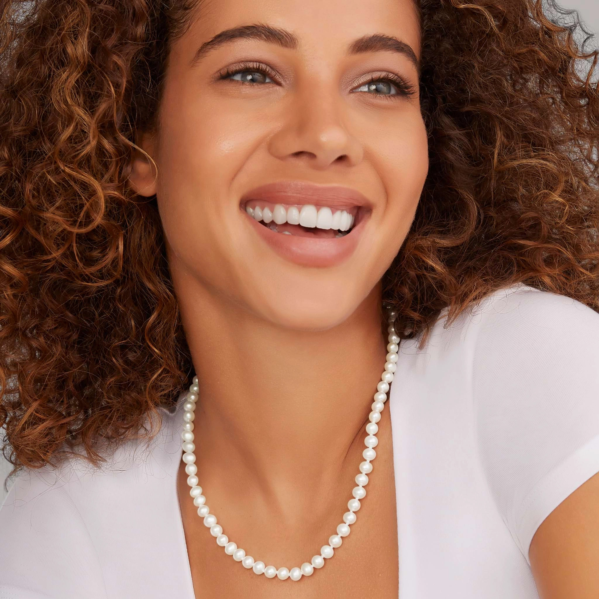 Luna Small Pearl Necklace