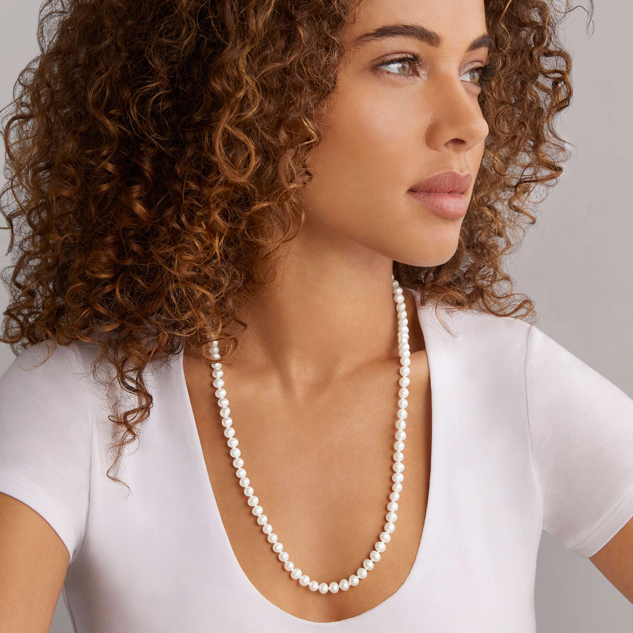Luna Small Pearl Necklace