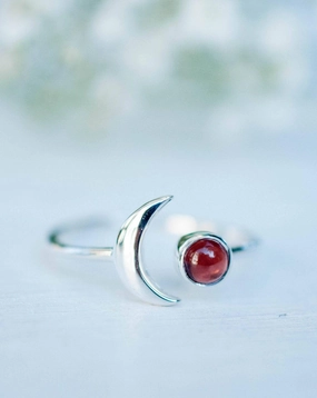 Malibu Half Moon Ring ~ Garnet ~ Sterling Silver 925 ~MR117