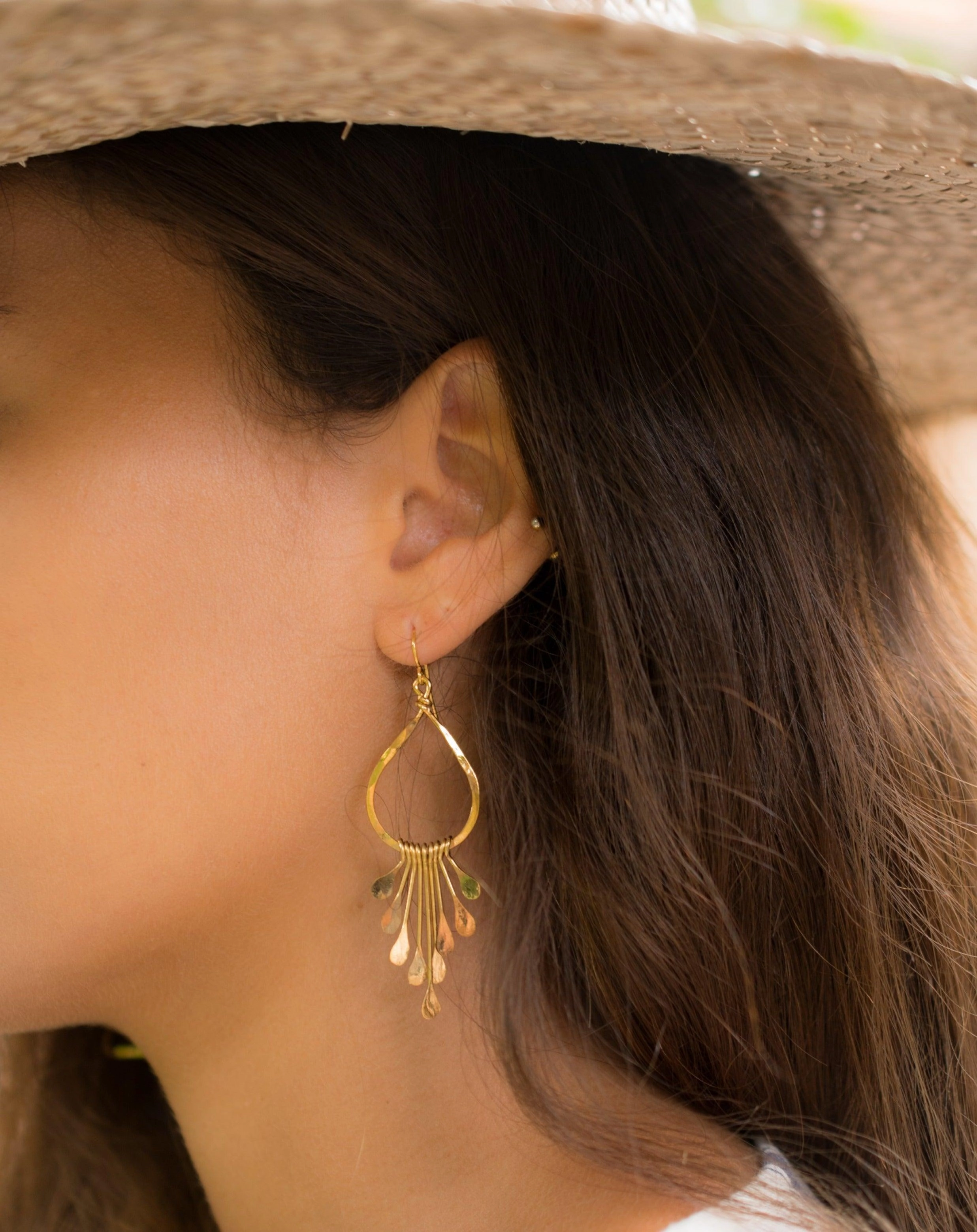 Maria Tear Drop Earrings ~Gold Plated or Silver Plated ~ SME016