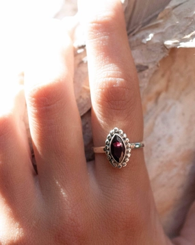 Maui Ring ~ Garnet ~ Sterling Silver 925 ~MR032