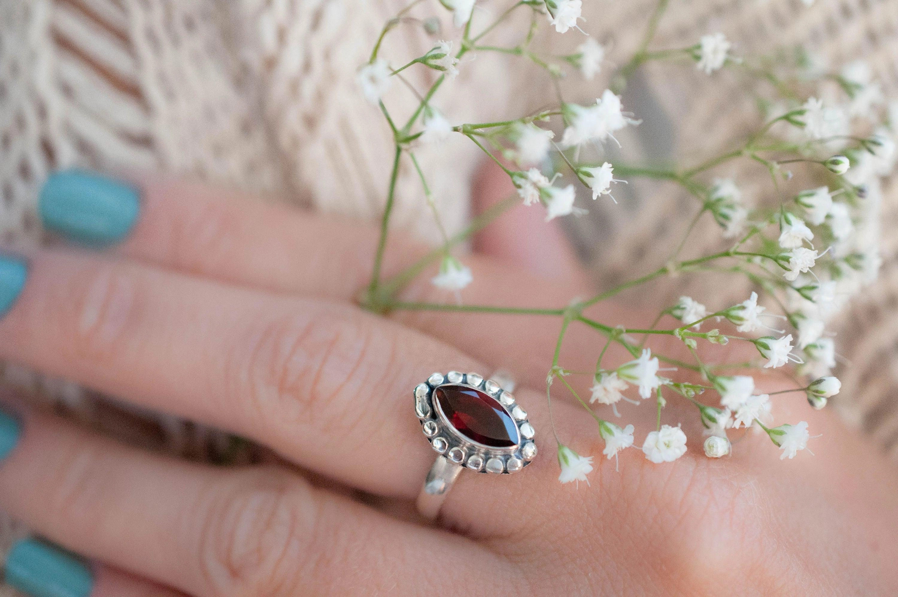 Maui Ring ~ Garnet ~ Sterling Silver 925 ~MR032