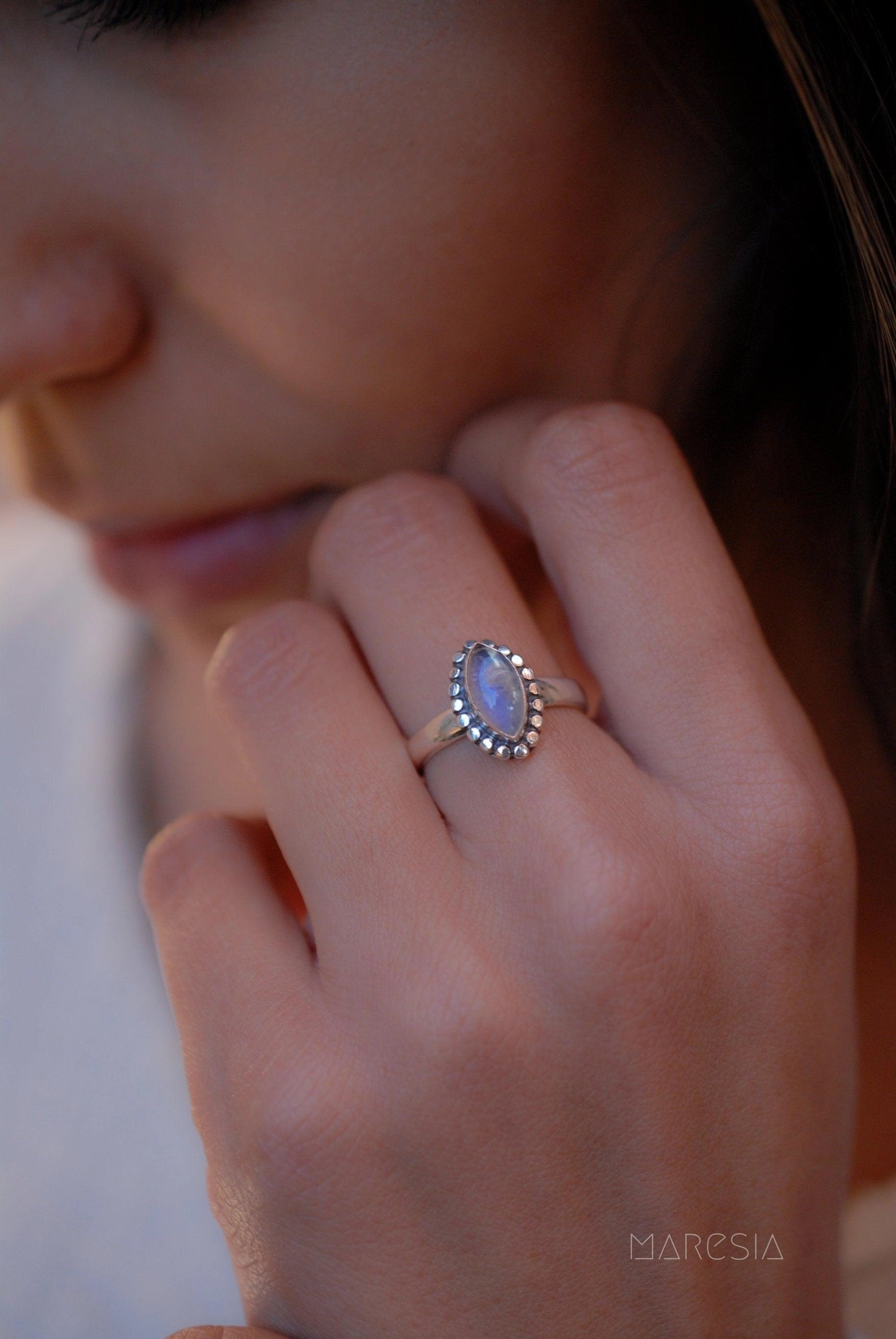 Maui Ring ~ Moonstone ~ Sterling Silver 925 ~MR016