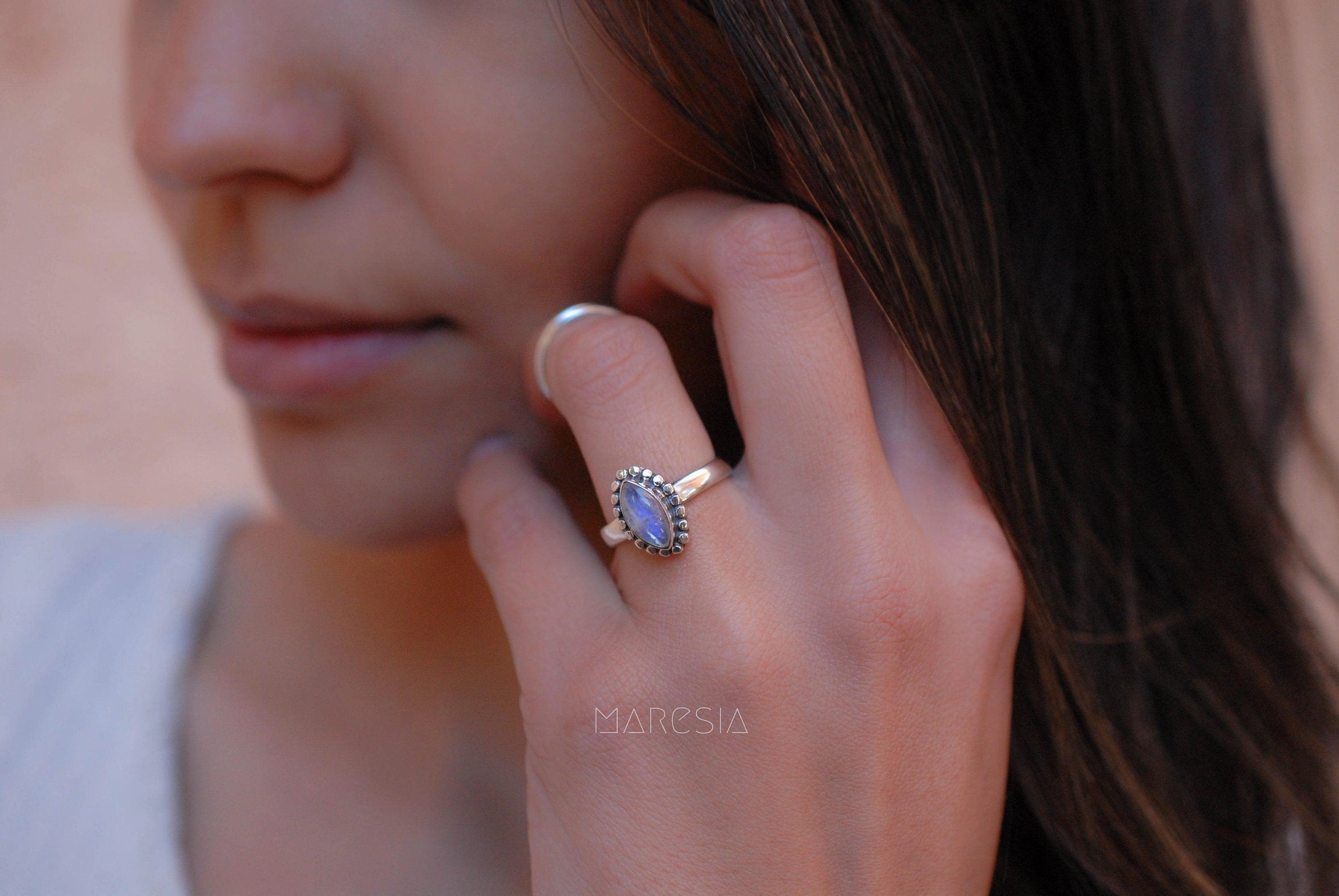 Maui Ring ~ Moonstone ~ Sterling Silver 925 ~MR016