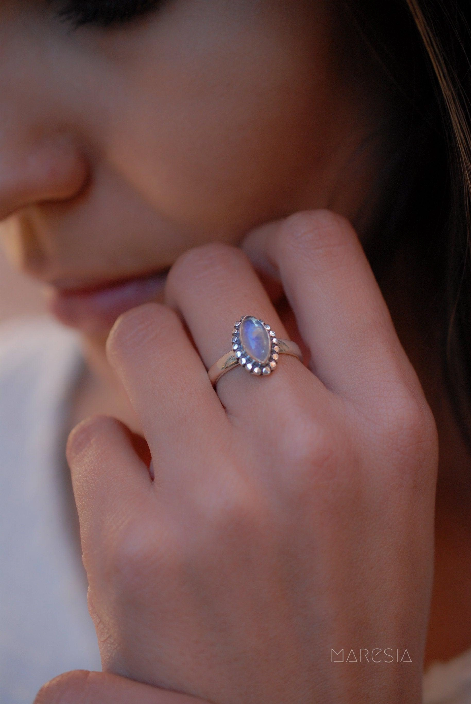 Maui Ring ~ Moonstone ~ Sterling Silver 925 ~MR016