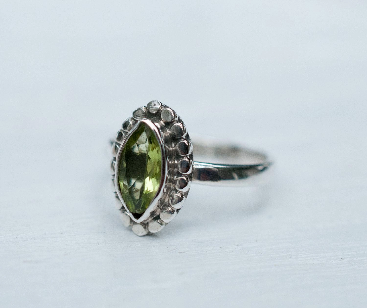 Maui Ring ~ Peridot ~ Sterling Silver 925 ~MR013
