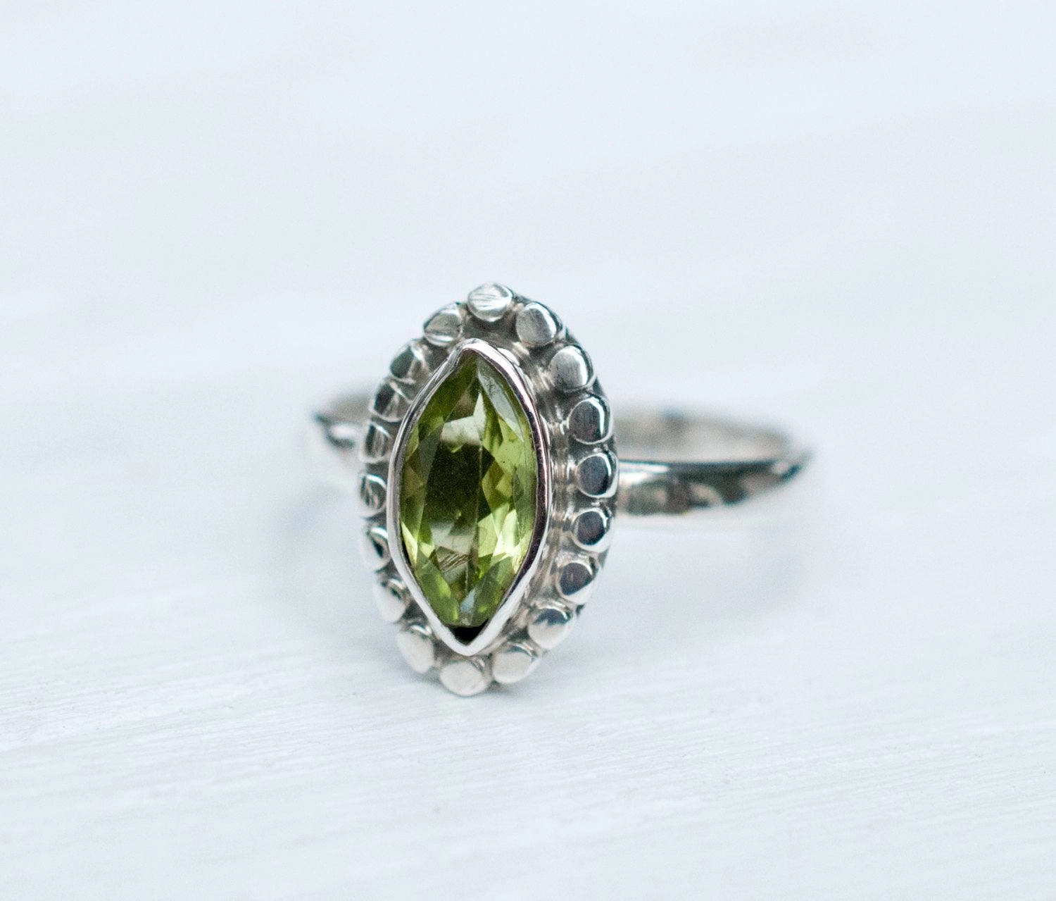 Maui Ring ~ Peridot ~ Sterling Silver 925 ~MR013