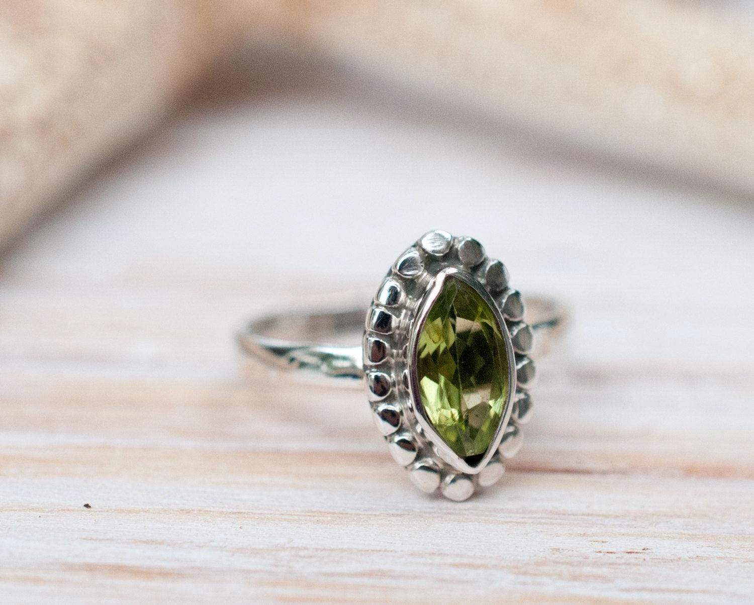 Maui Ring ~ Peridot ~ Sterling Silver 925 ~MR013