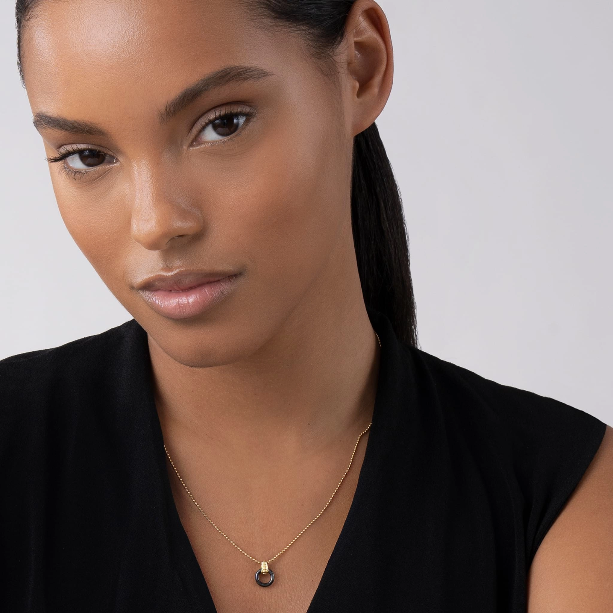 Meridian 18K Gold Black Ceramic Circle Pendant Necklace
