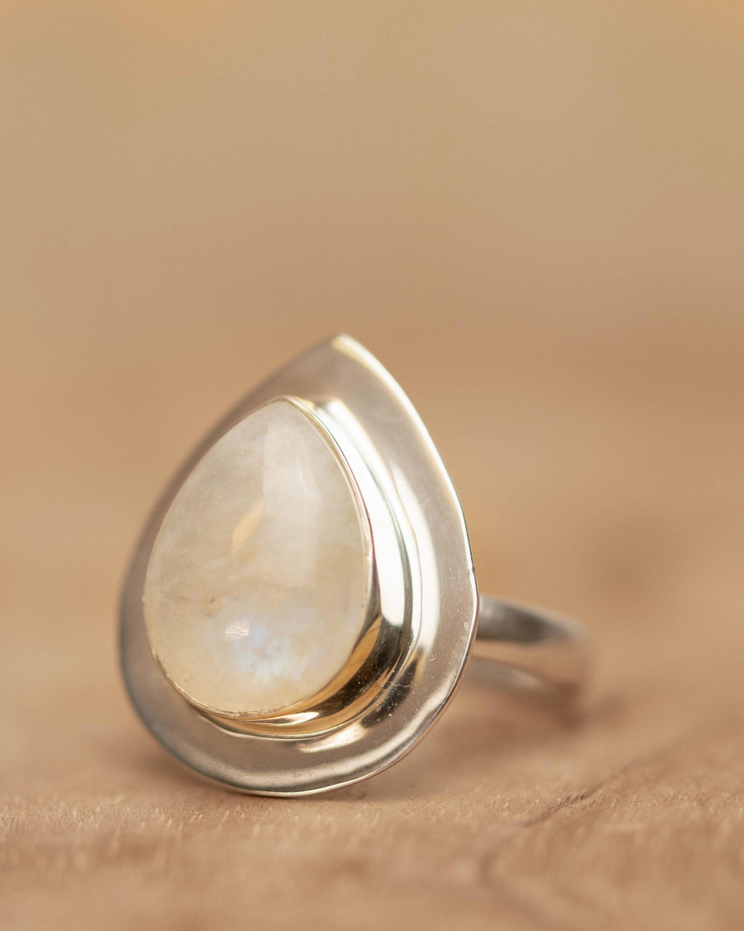 Moonstone Ring ~ Sterling Silver 925 ~ MR108C