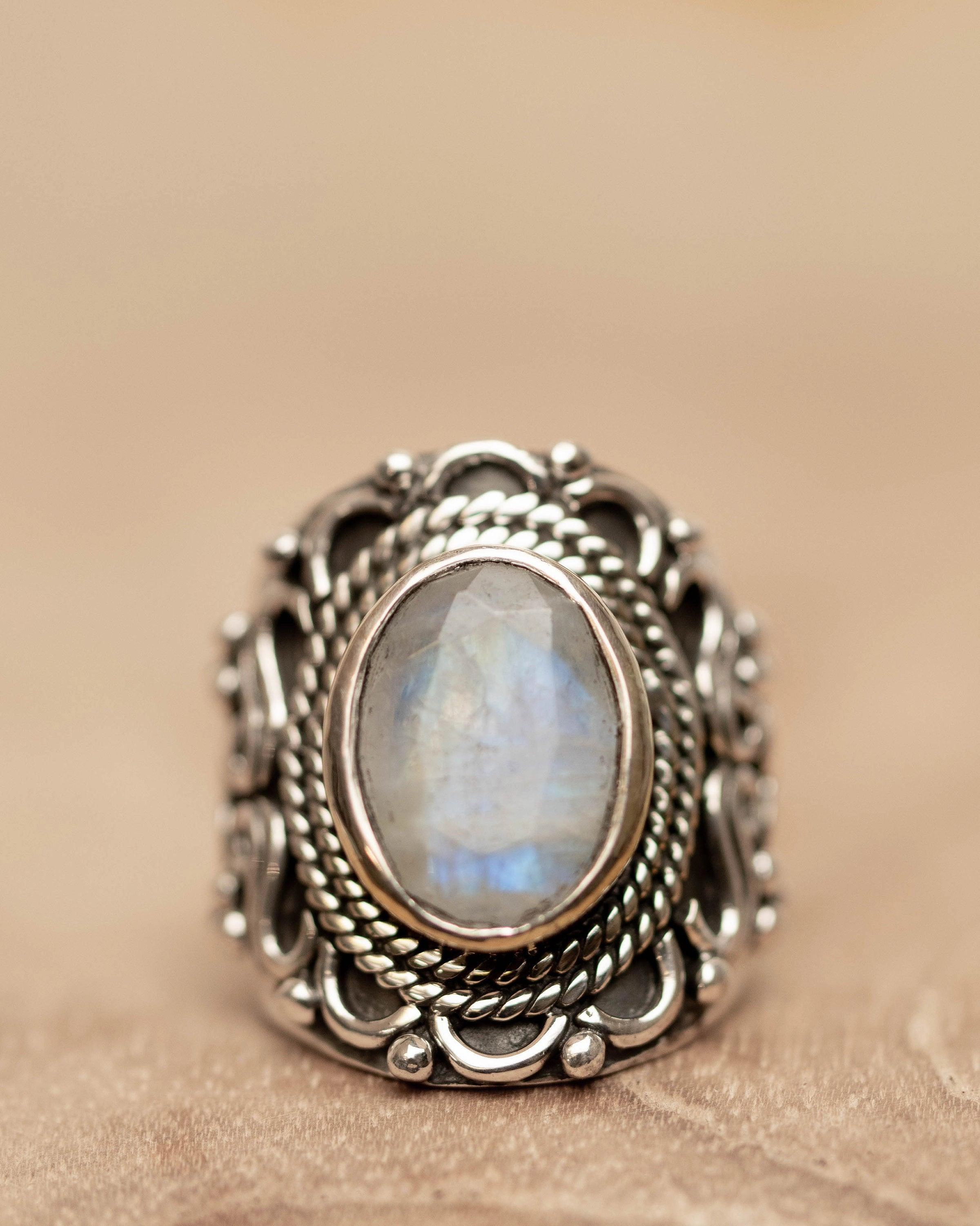 Moonstone Ring ~  Sterling Silver 925 ~ MR268