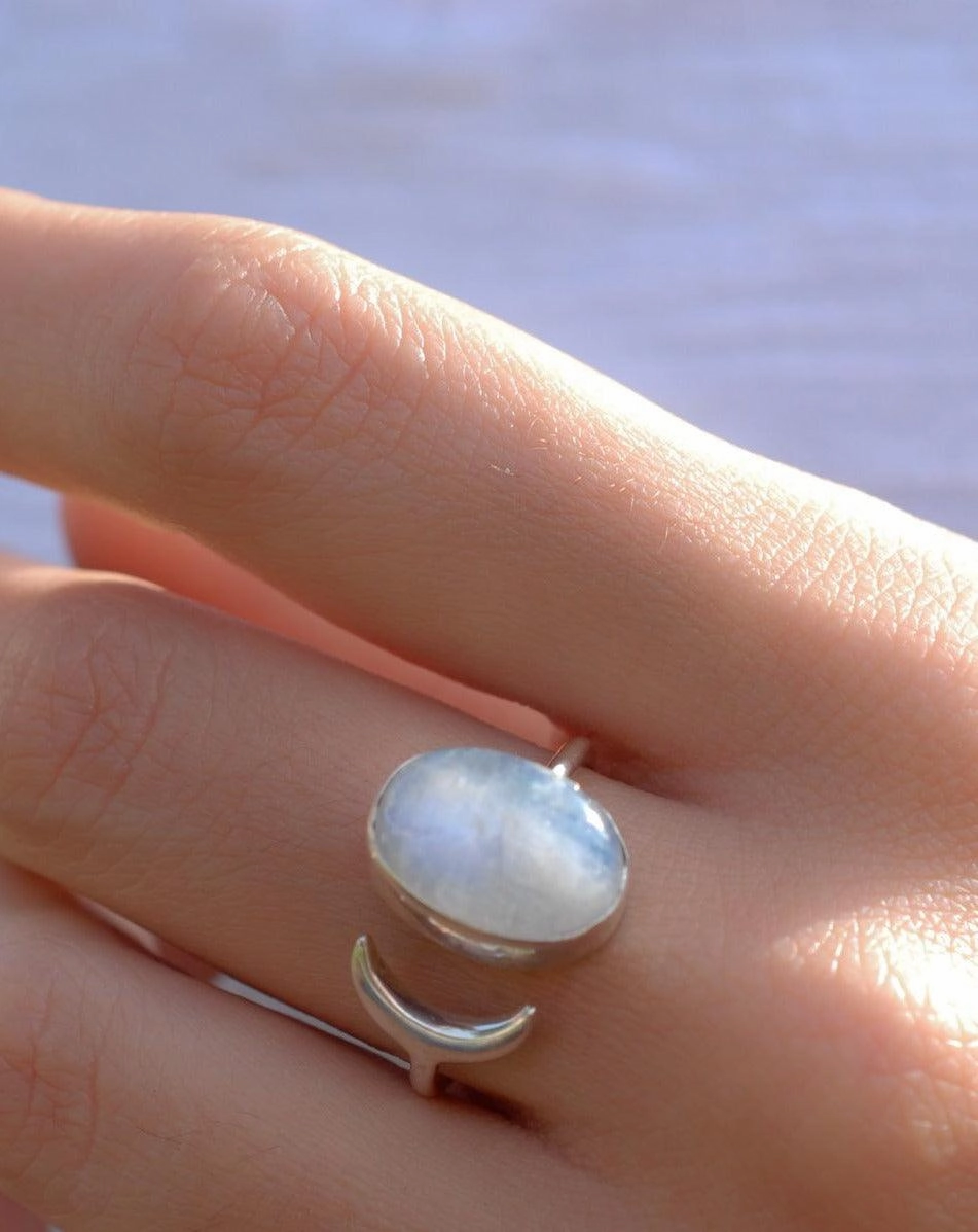 Moonstone Ring ~ Sterling Silver 925 ~MR003