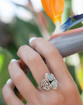Moonstone Ring  ~ Sterling Silver 925 ~MR142