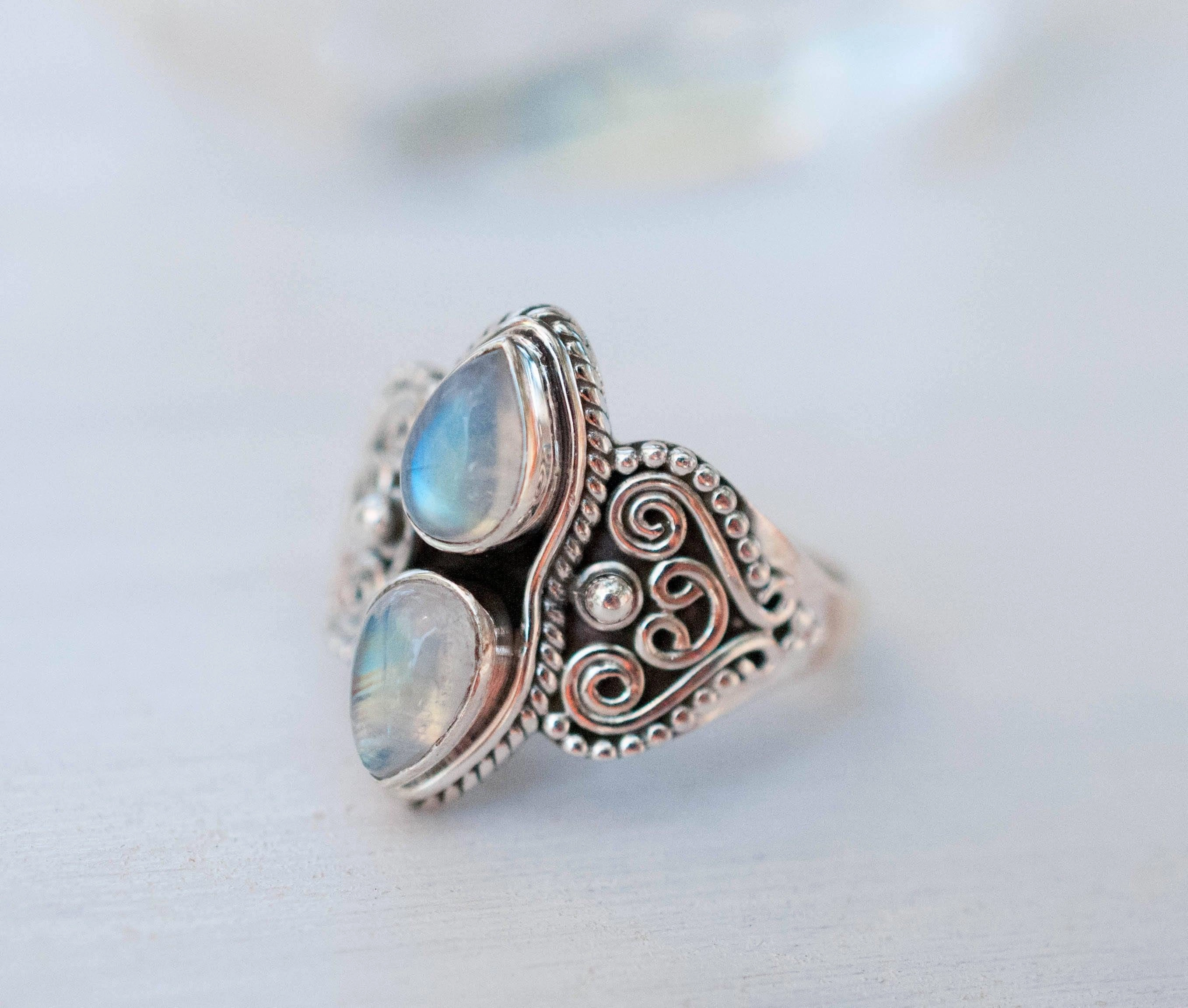 Moonstone Ring  ~ Sterling Silver 925 ~MR142
