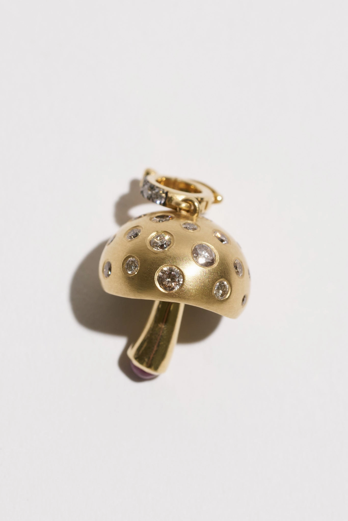 Mushroom Scattered Pendant, Yellow Gold